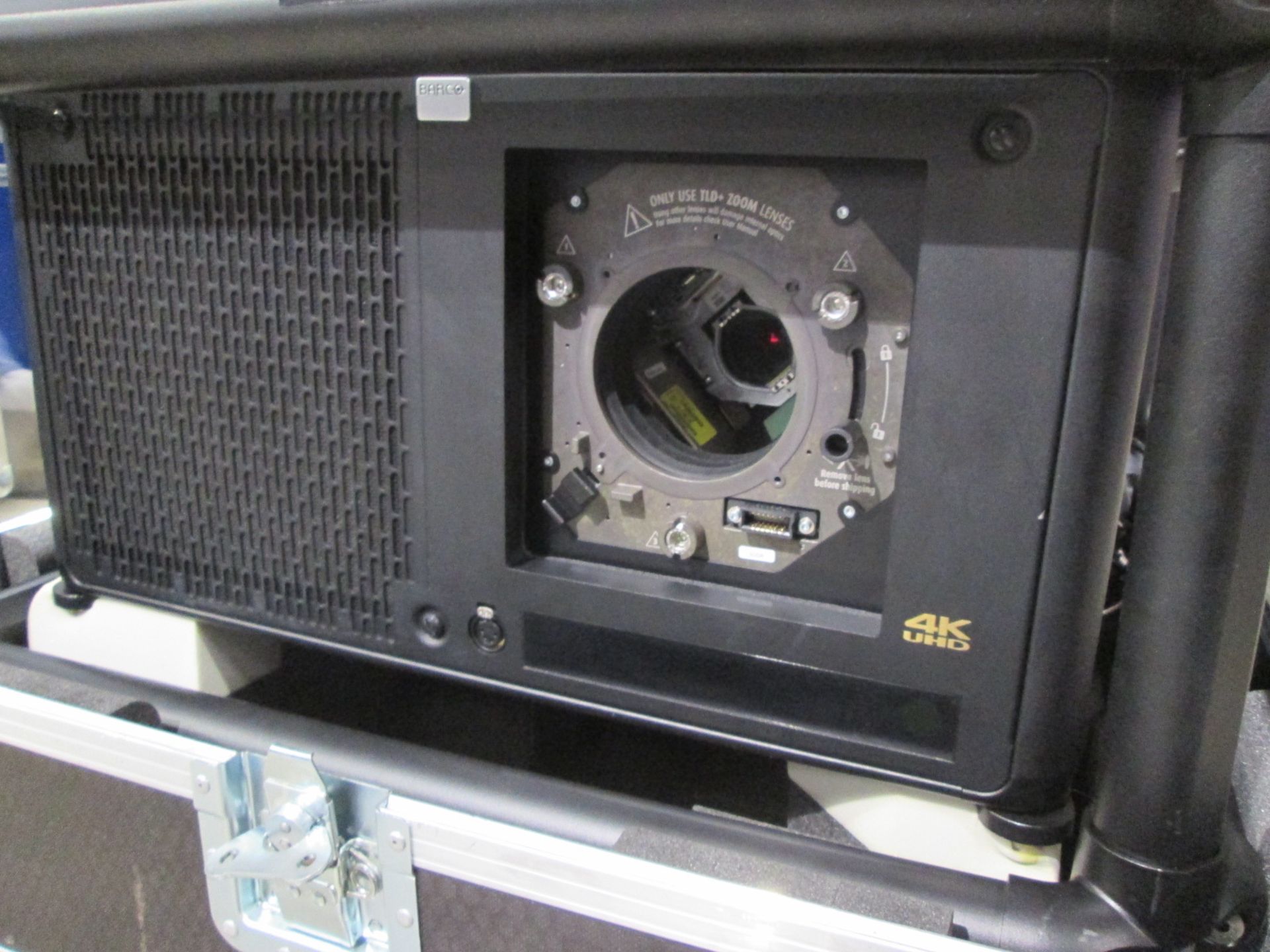 Barco BME UDX 4K32 FRM+FC Laser Projector. S/N R9008600-FC2590127930. In flight case with hanging br - Image 3 of 11