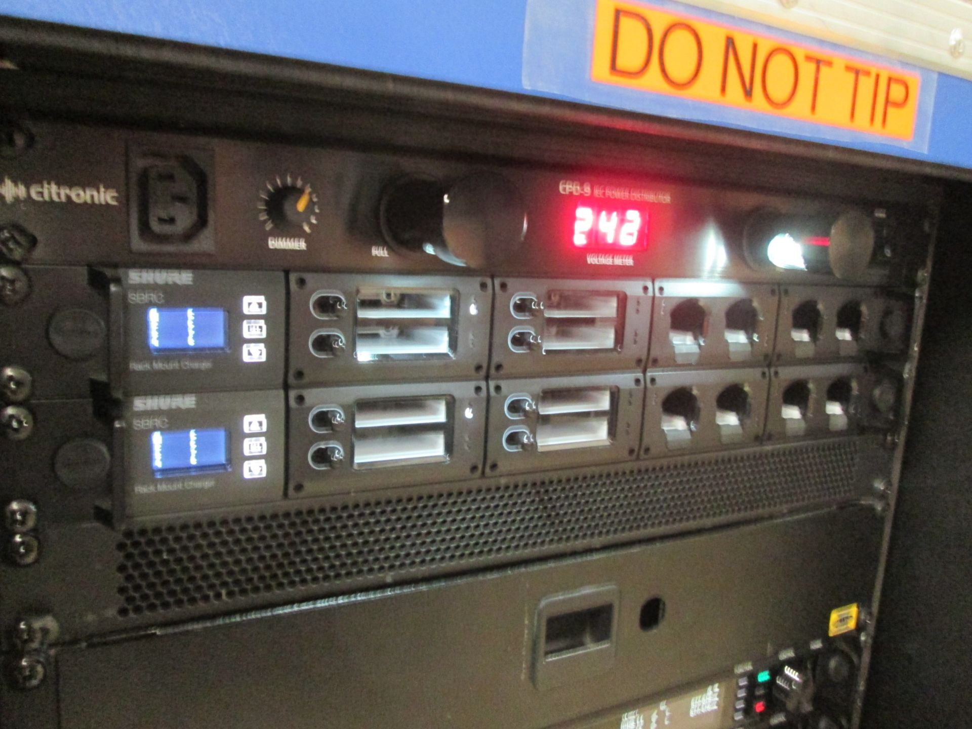 Shure Axiant Digital Radio Rack. To include 4 x AD4D 2 channel digital receivers (470.636 MHz), 4 - Image 5 of 14