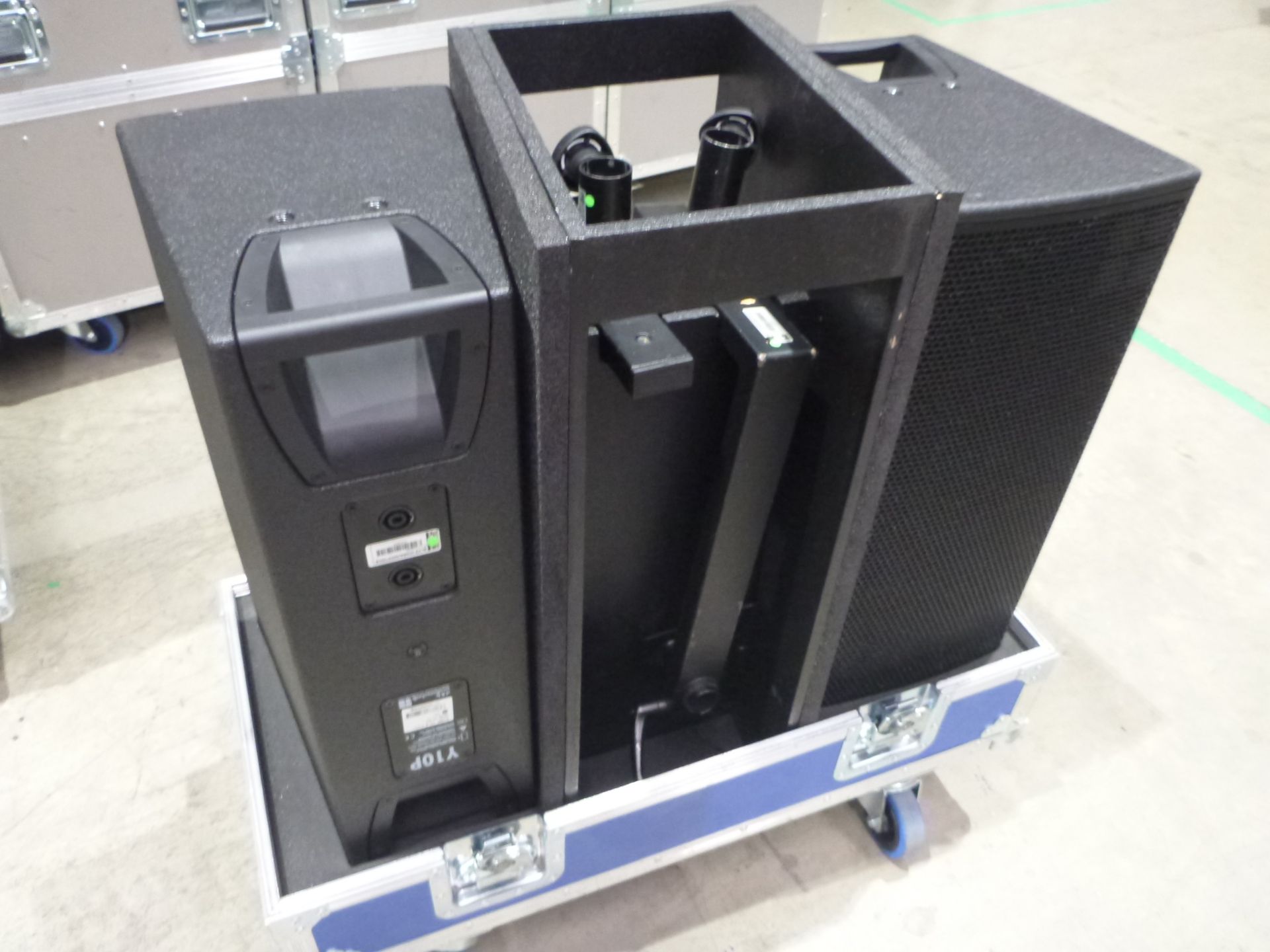D & B Audiotecknik Y10P Loudspeakers (Pair) In flight case with flying frame, top hat and safety - Image 2 of 8