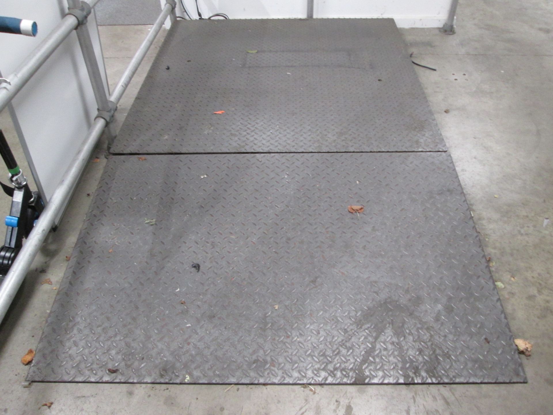 Avery Weigh-Tronix Platform Weigh Scale with Loading Ramp, Max capacity 2000 kg, e=0.1, L126 digital - Image 2 of 4