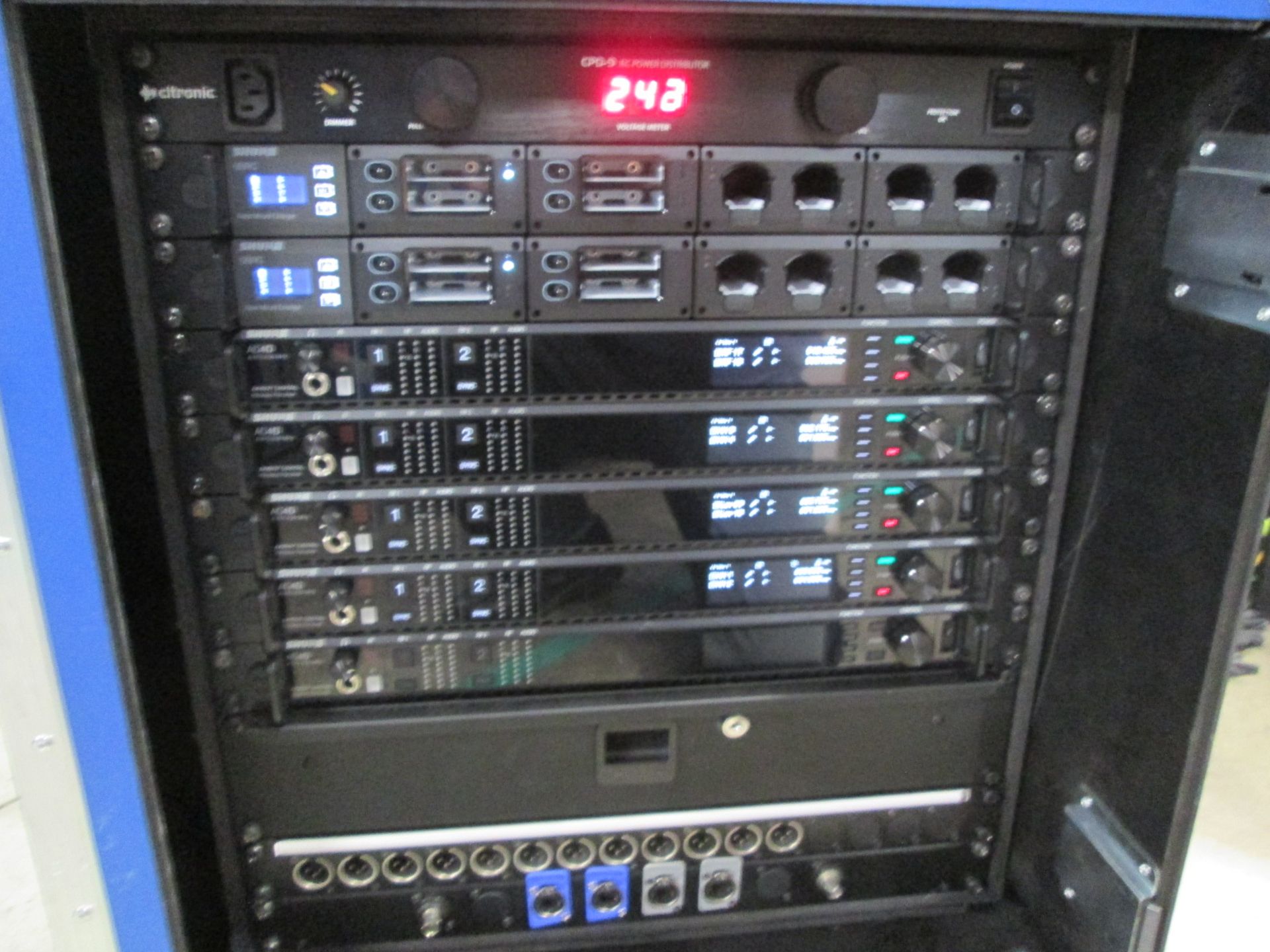 Shure Axiant Digital Radio Rack. To include 5 x AD4D 2 channel digital receivers (470.636 MHz), 4 - Image 2 of 13