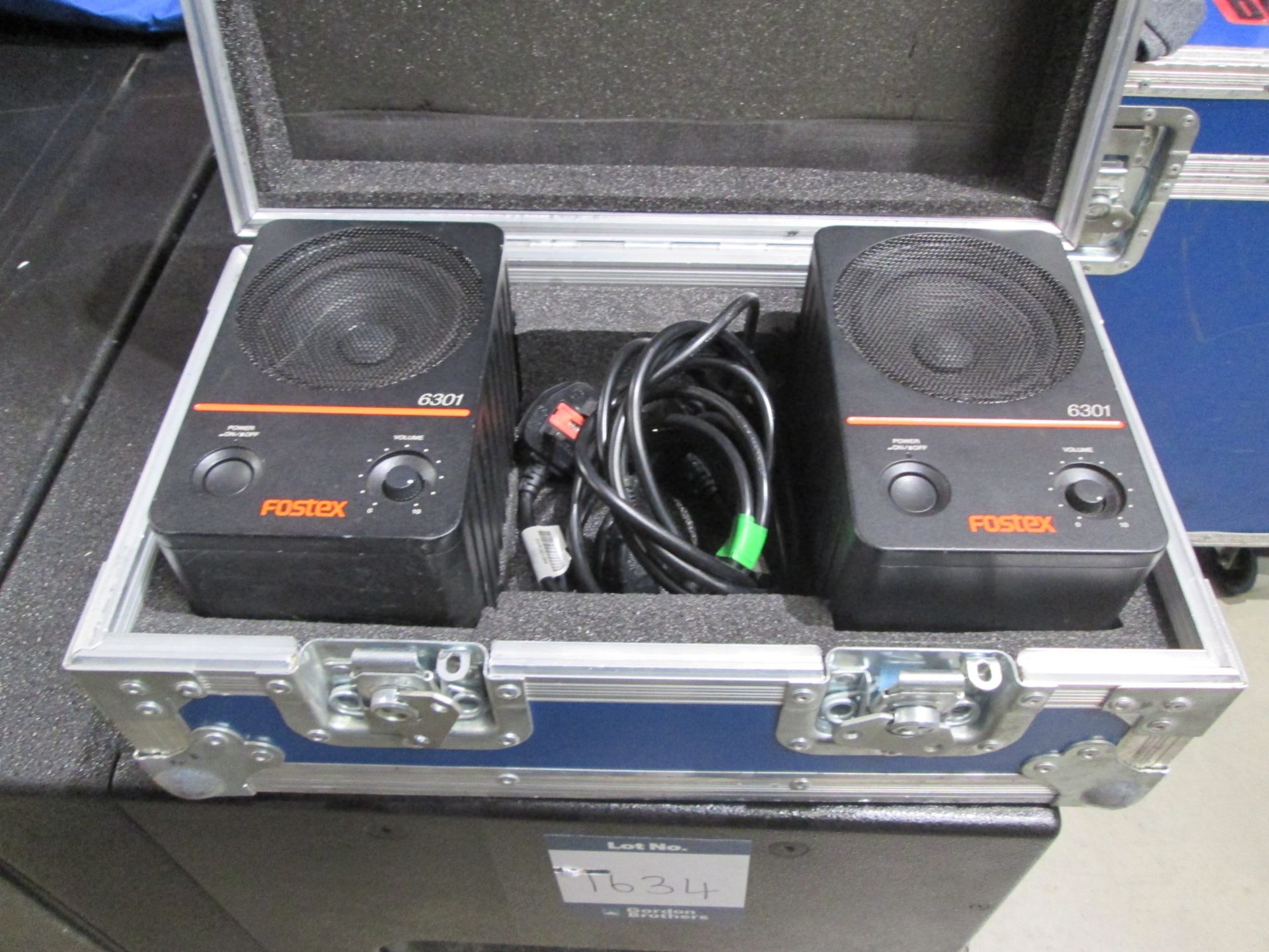Fostex 6301NX Self Powered Speakers, In flight case