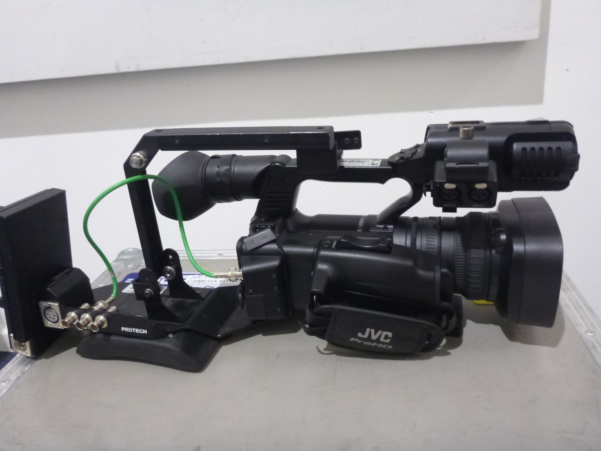 JVC HD Pro Camcorder, Model GY-HM650, S/N 17040466, In flight case with various accessories like - Image 4 of 16