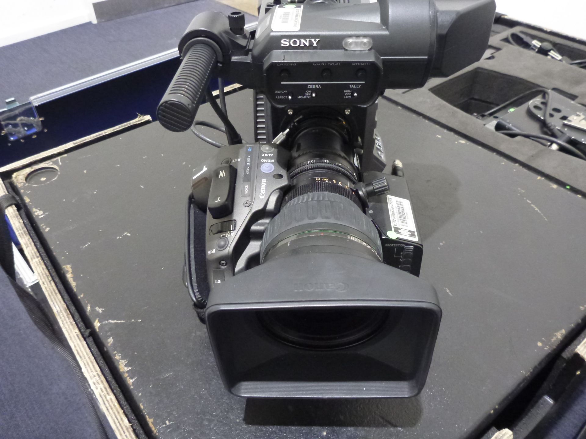 Sony HD Colour Broadcast Camera, Model HXC-100, S/N 40979, Camera includes Canon HDTV zoom lens ( - Image 6 of 28