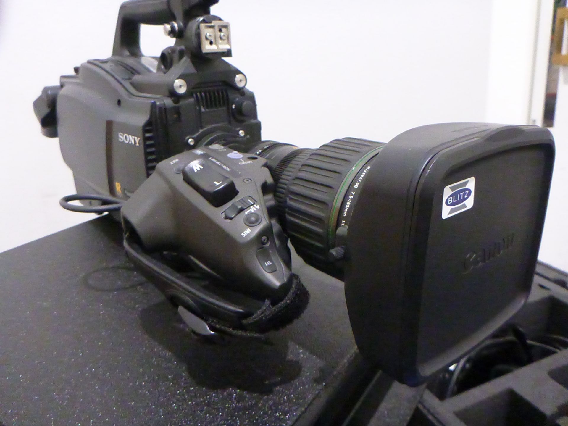 Sony HD Colour Broadcast Camera, Model HSC100R, S/N 402248, YOM 2016, Camera includes Canon HDTV - Image 8 of 25