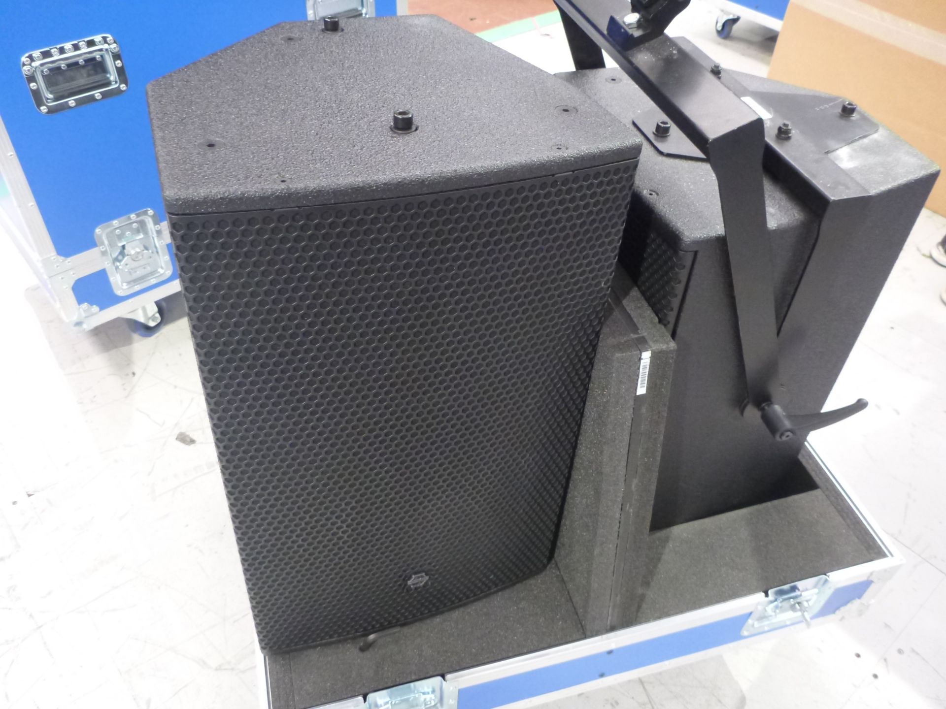 EM Acoustics EMS-129 Wide Dispersion Passive Loudspeakers (Pair) In flight case with 1 x flying - Image 2 of 7