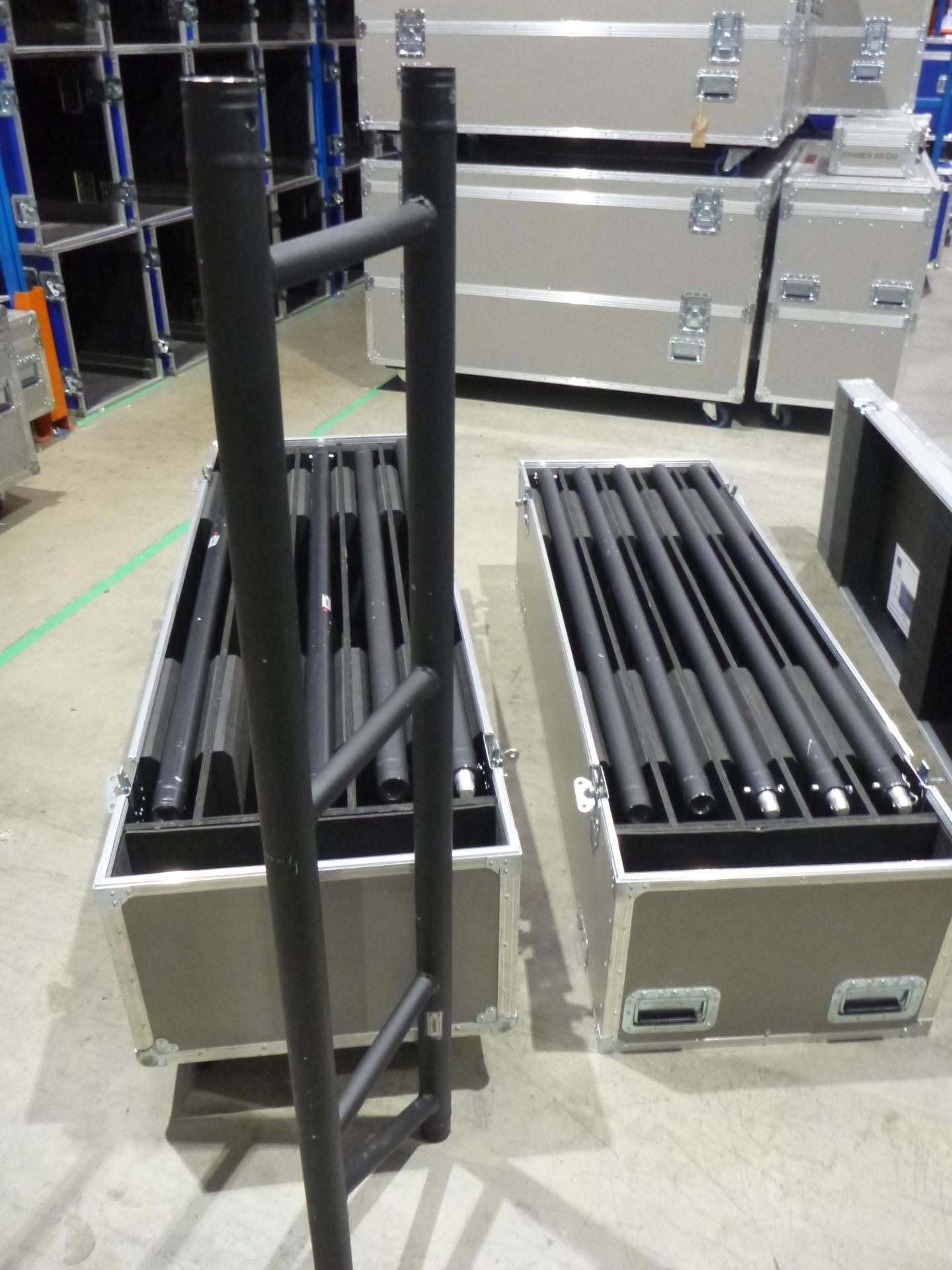 DigiLED X-Tek 2600i Ground Support Uprights 1500 mm triple panel, Qty 10 including couplers, In - Image 2 of 5