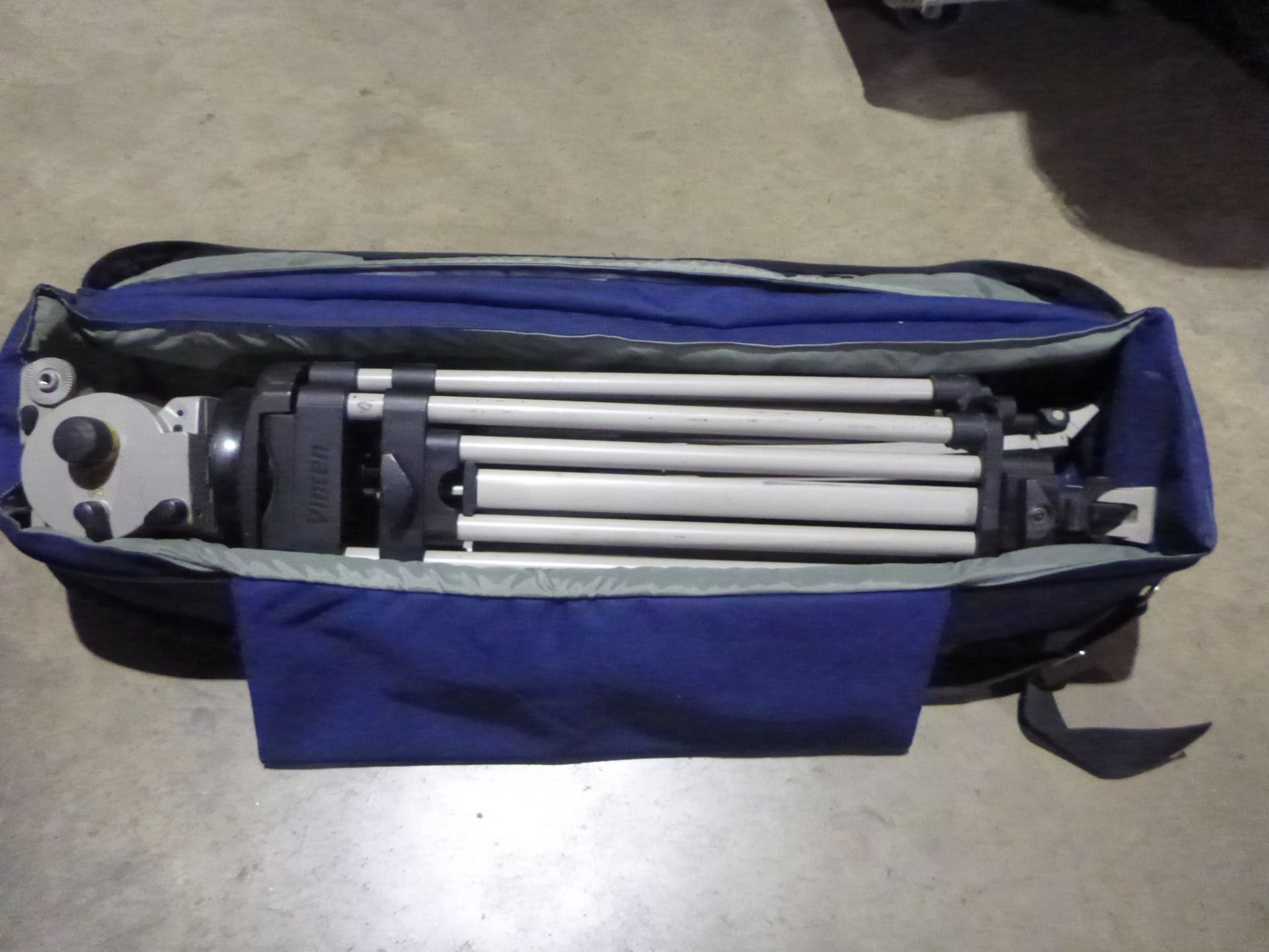 Vinton Camera Tripod, Model Vision 250, In carry case - Image 3 of 4