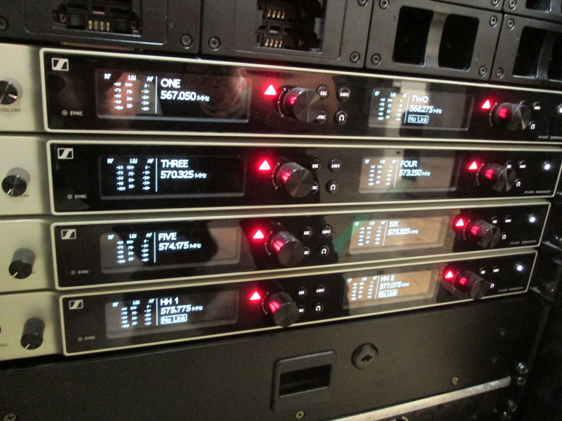 Sennheiser EM 6000 Dante Radio Rack. To include 4 x digital 2 channel UHF receivers, 4 x - Image 3 of 11
