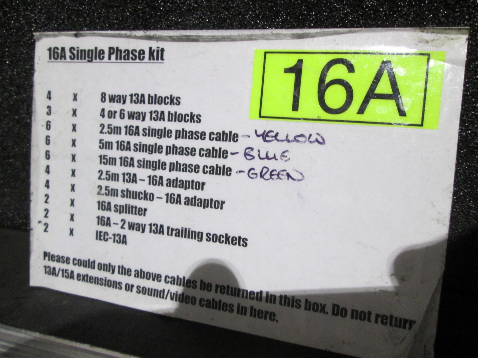16Amp Single Phase Kit, to include 4 x 8 way blocks, 3 x 4 or 6 way 13A blocks, 6 x 2.5 metre 16A - Image 4 of 5