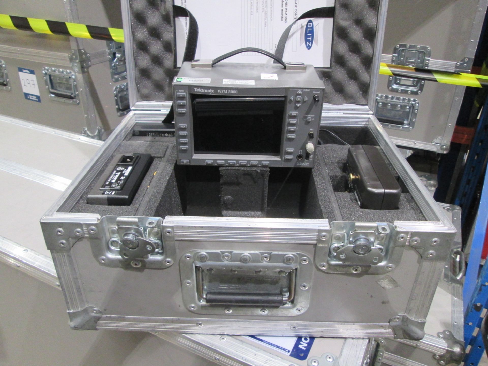 Portable Tektronix WFM 5000 Waveform Monitor Kit, 1 x charger and battery, In flight case, S/N