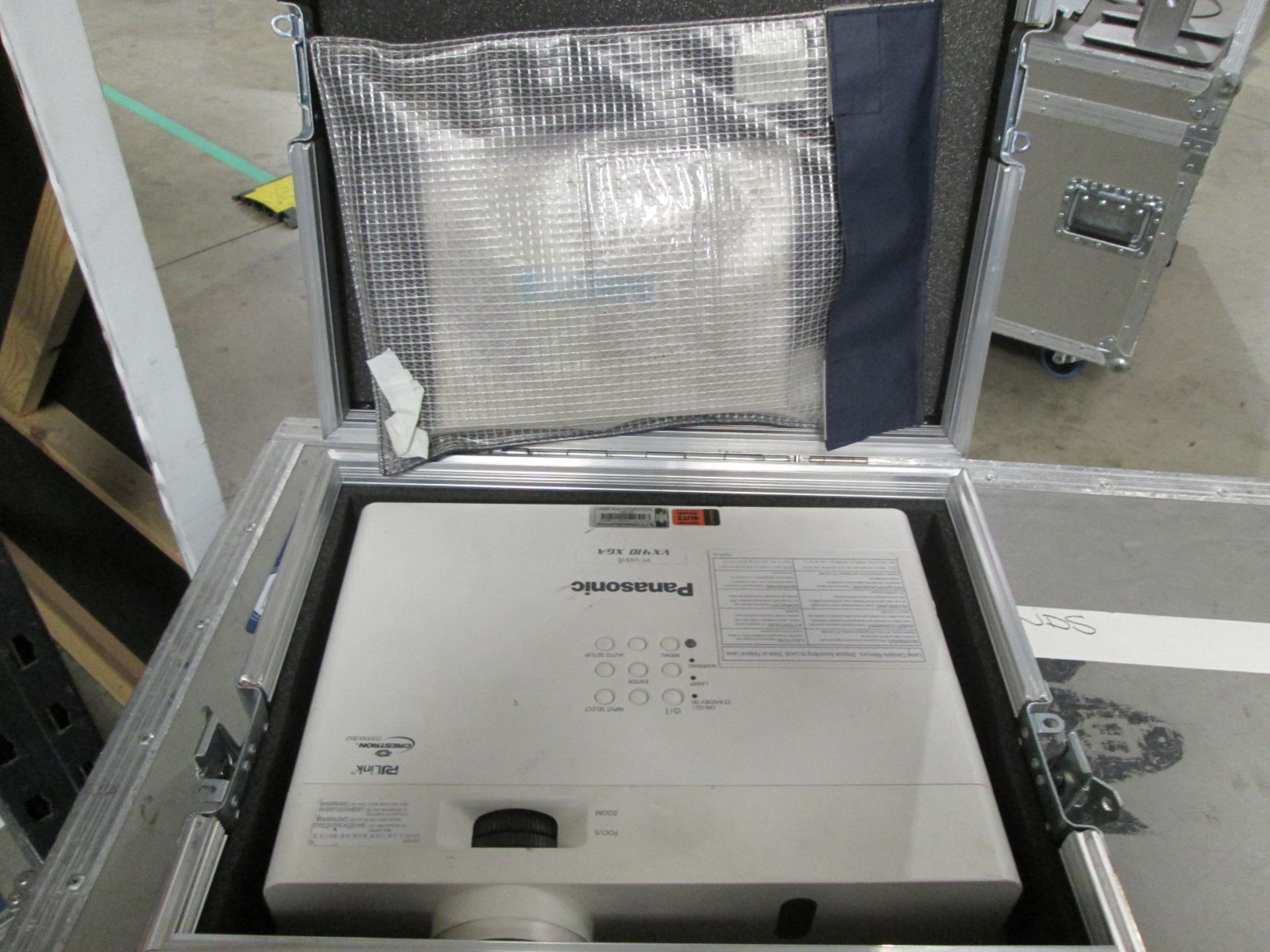 Panasonic PT-VX410Z LCD Projector, S/N DC4640030, YOM 2014, In flight case - Image 6 of 7
