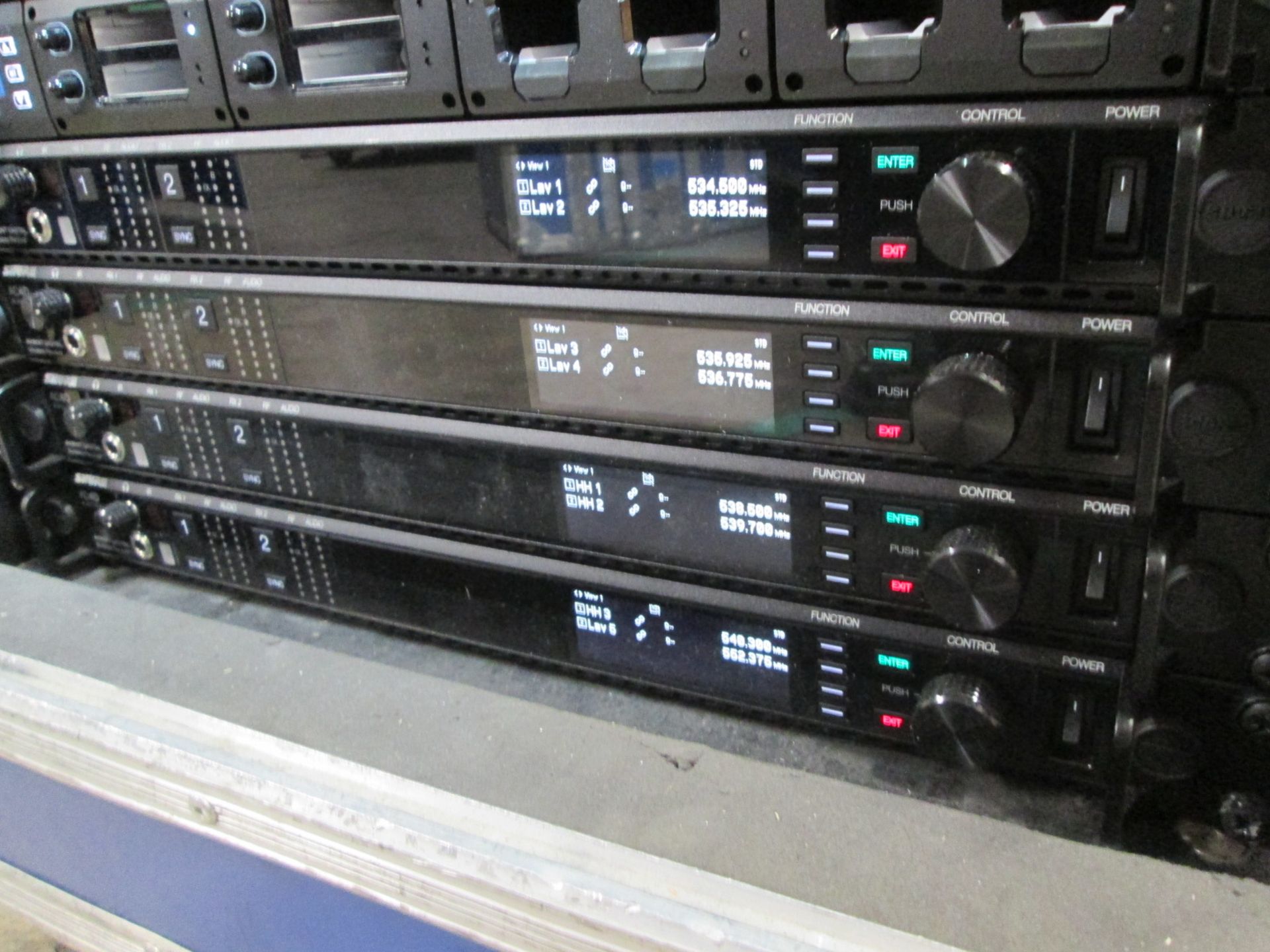 Shure Axiant Digital Radio Rack. To include 4 x AD4D 2 channel digital receivers (470.636 MHz), 4 - Image 4 of 13