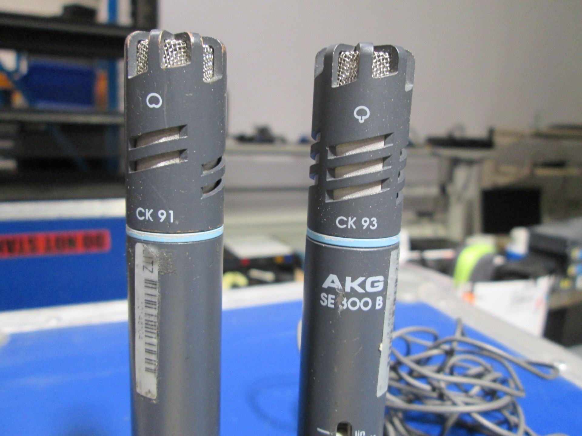 AKG SE 300B Microphones (Qty 4). In flight case - Image 3 of 5