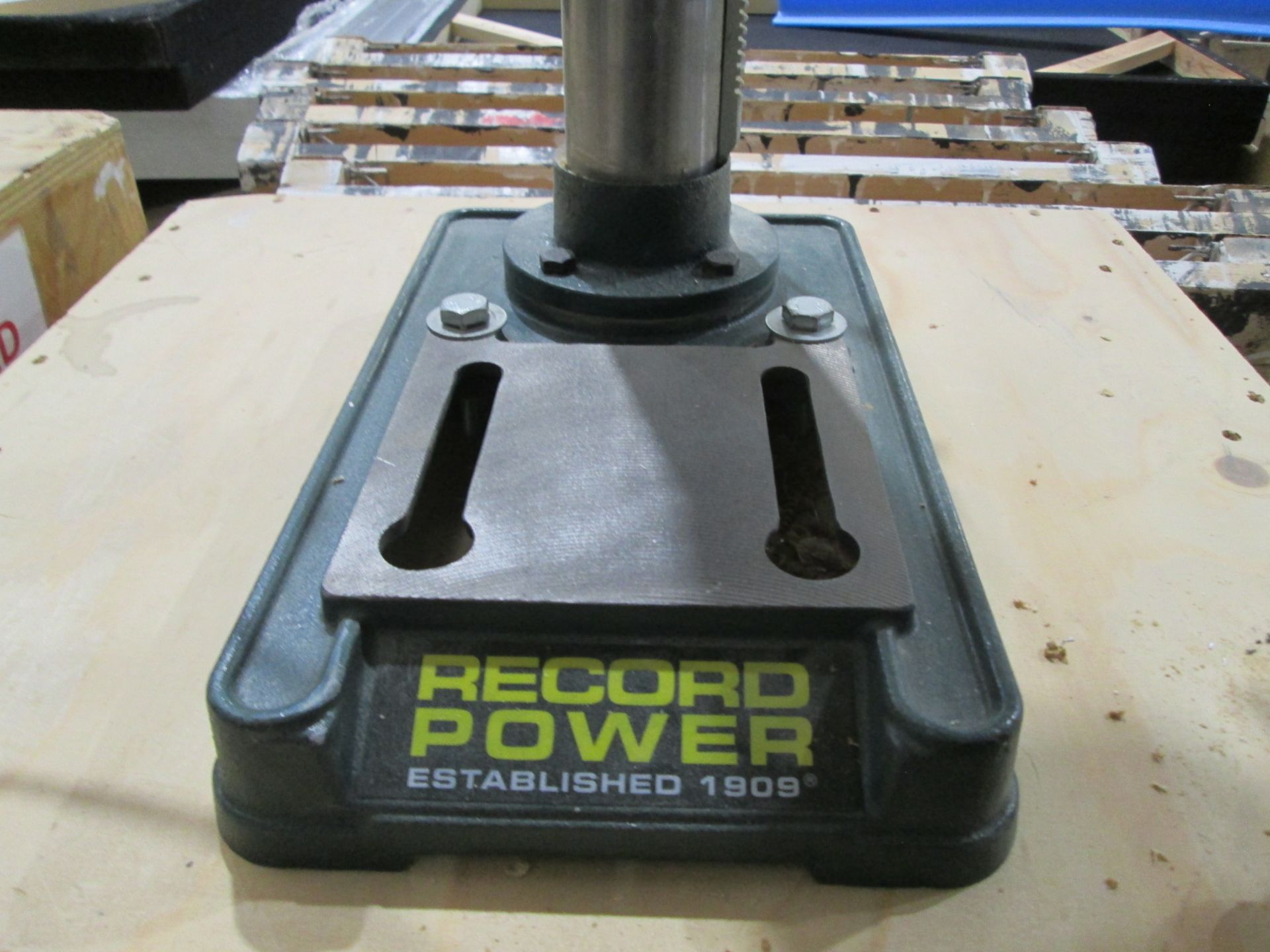 Record Power DP 25B Bench Top Pillar Drill, 240V, Mounted on wooden box frame - Image 5 of 7