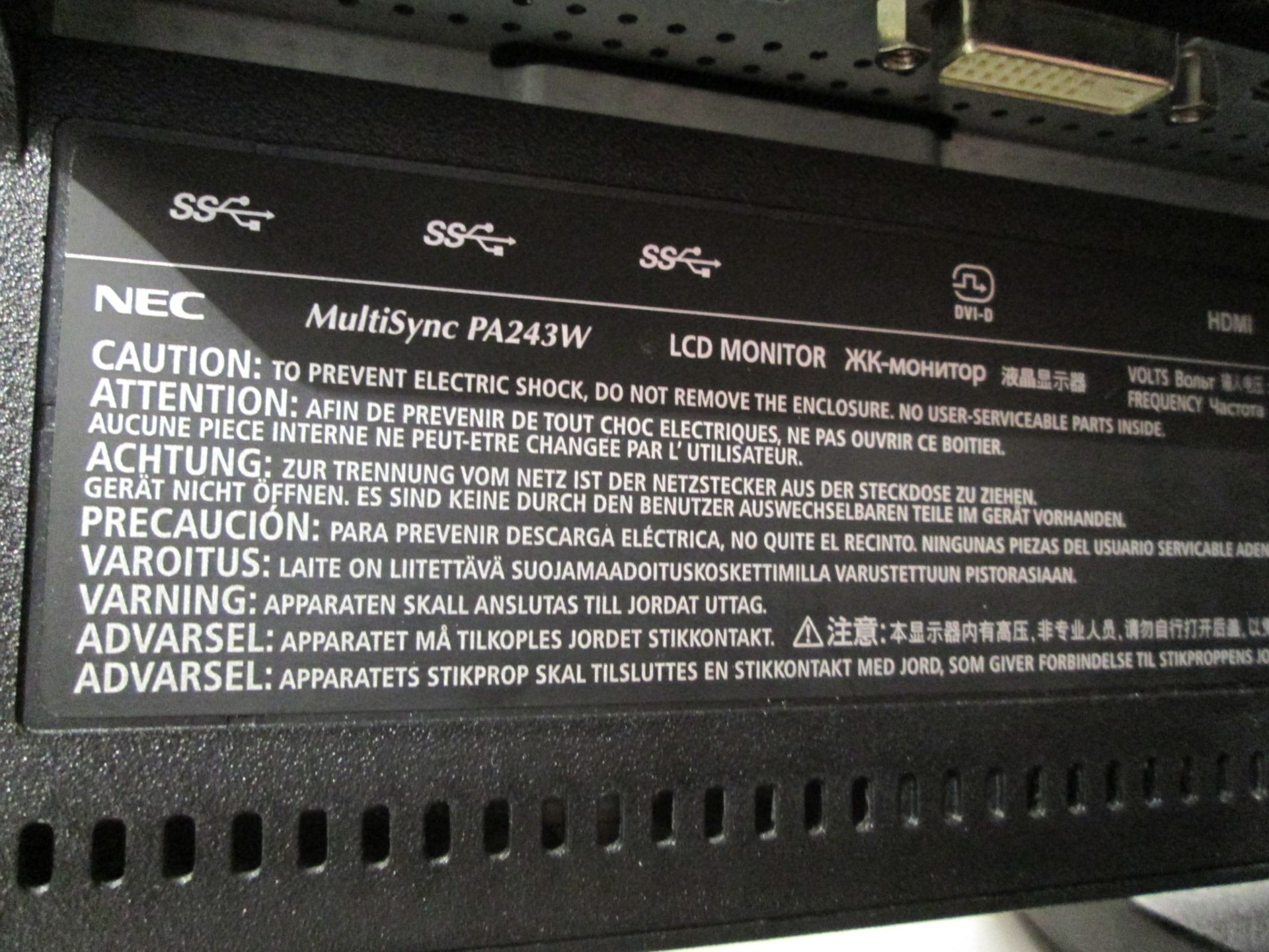 NEC PA243W 24" LCD Monitors (Qty 3) In flight cases - Image 3 of 5