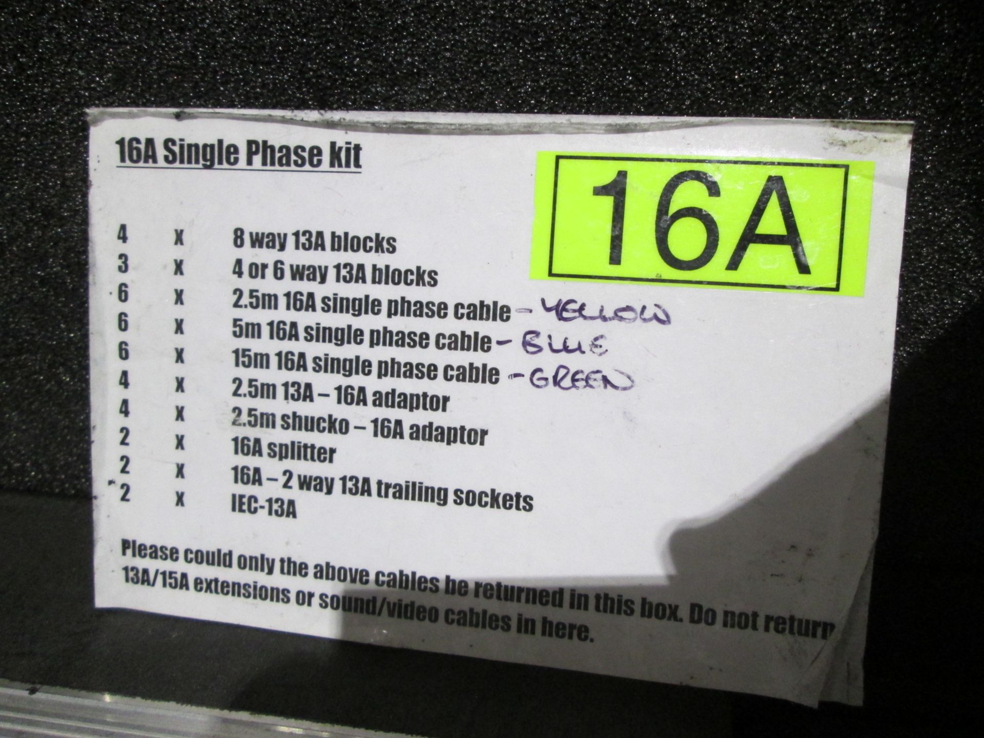 16Amp Single Phase Kit, to include 4 x 8 way blocks, 3 x 4 or 6 way 13A blocks, 6 x 2.5 metre 16A - Image 4 of 5