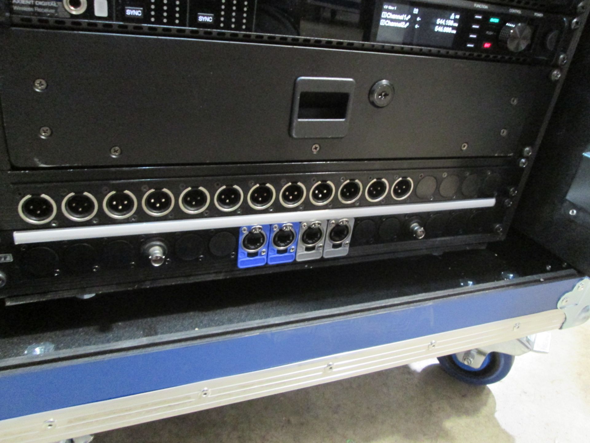 Shure Axiant Digital Radio Rack. To include 4 x AD4D 2 channel digital receivers (470.636 MHz), 4 - Image 6 of 13