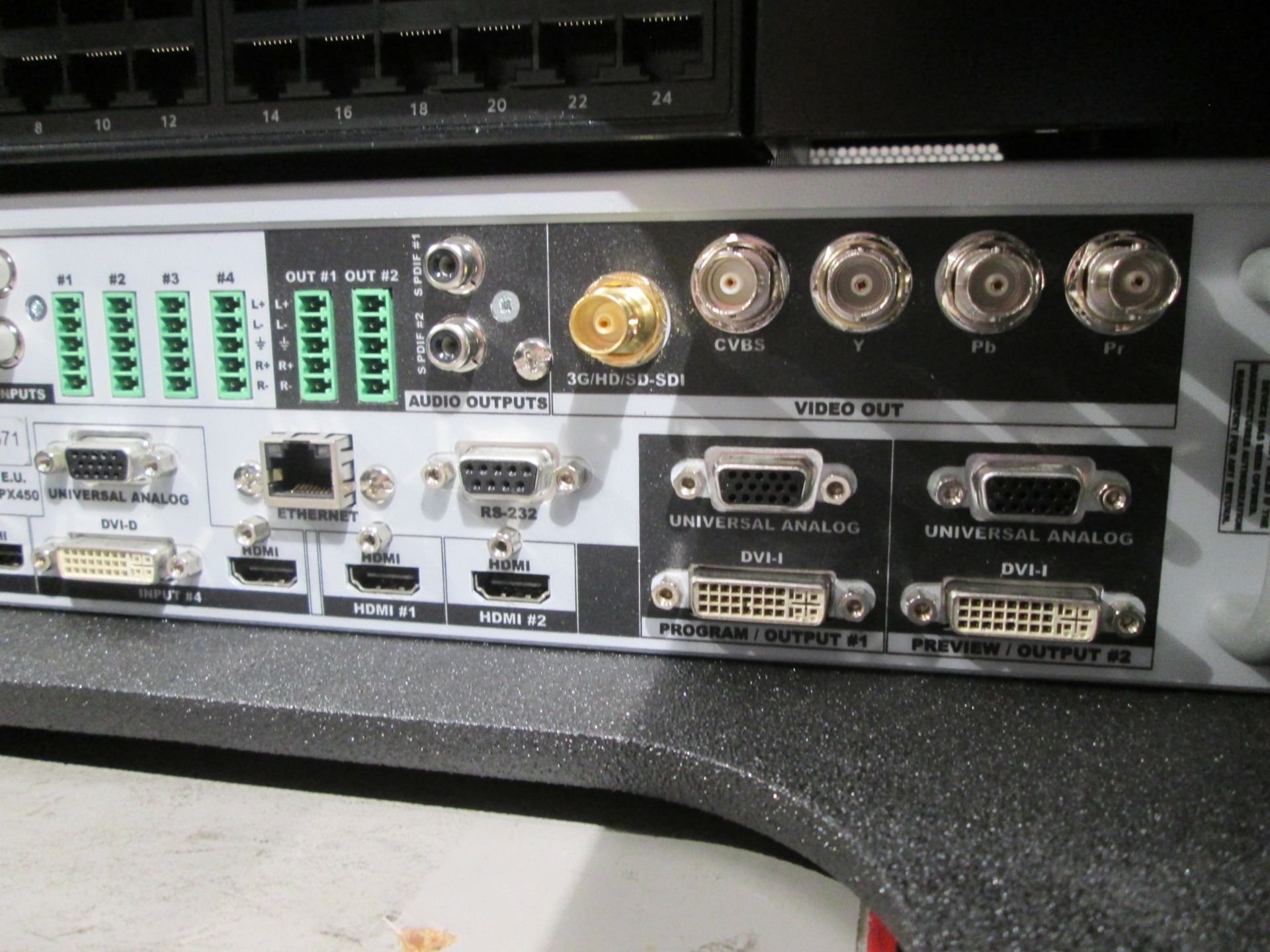 Analog Way Saphyr SPX450 Switcher with 2 x Dell 24" monitors and Netgear 24 port gigabit switch. - Image 5 of 10