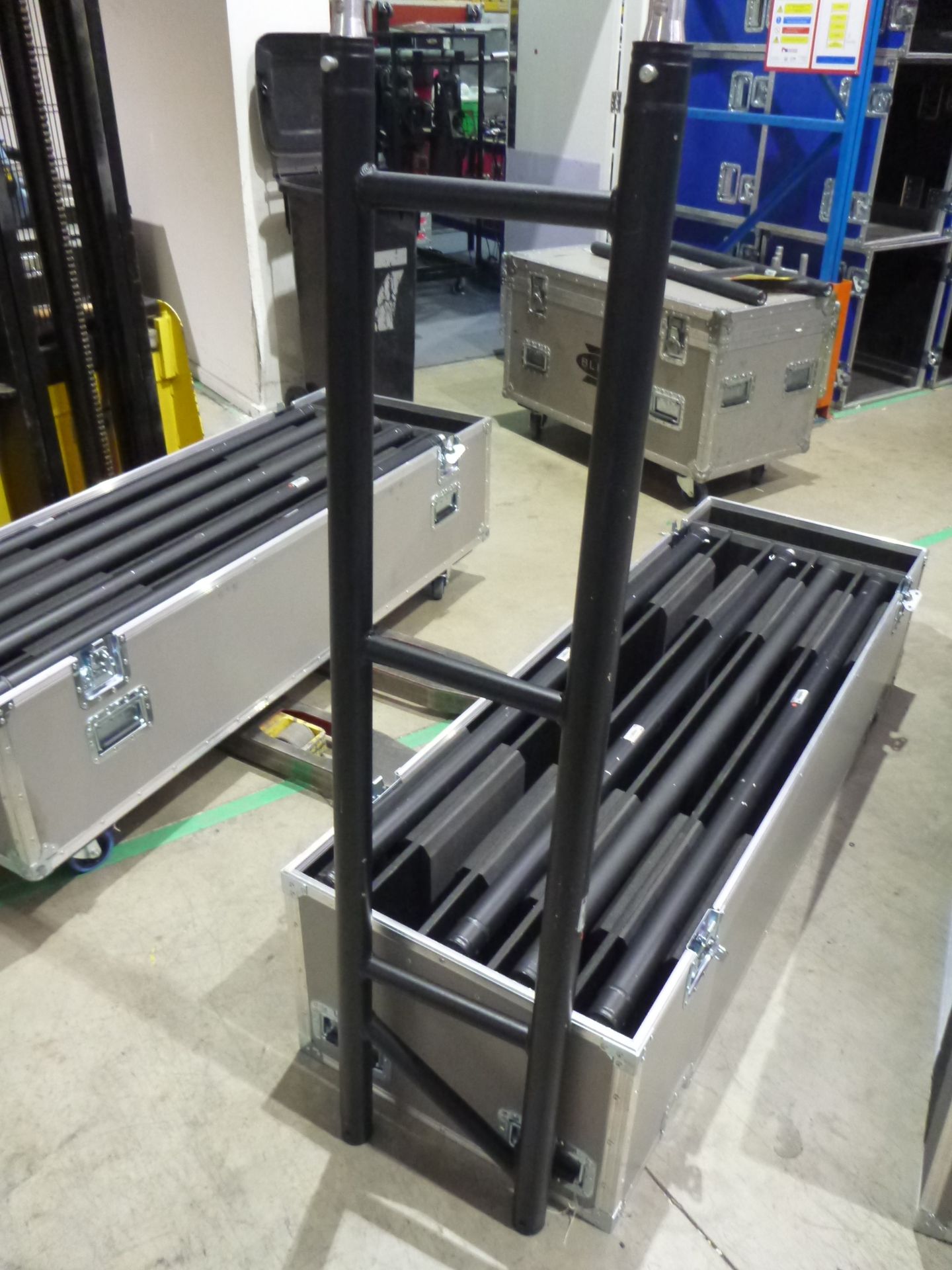 DigiLED X-Tek 2600i Ground Support Uprights 1500 mm triple panel, Qty 10 including couplers, In - Image 2 of 4