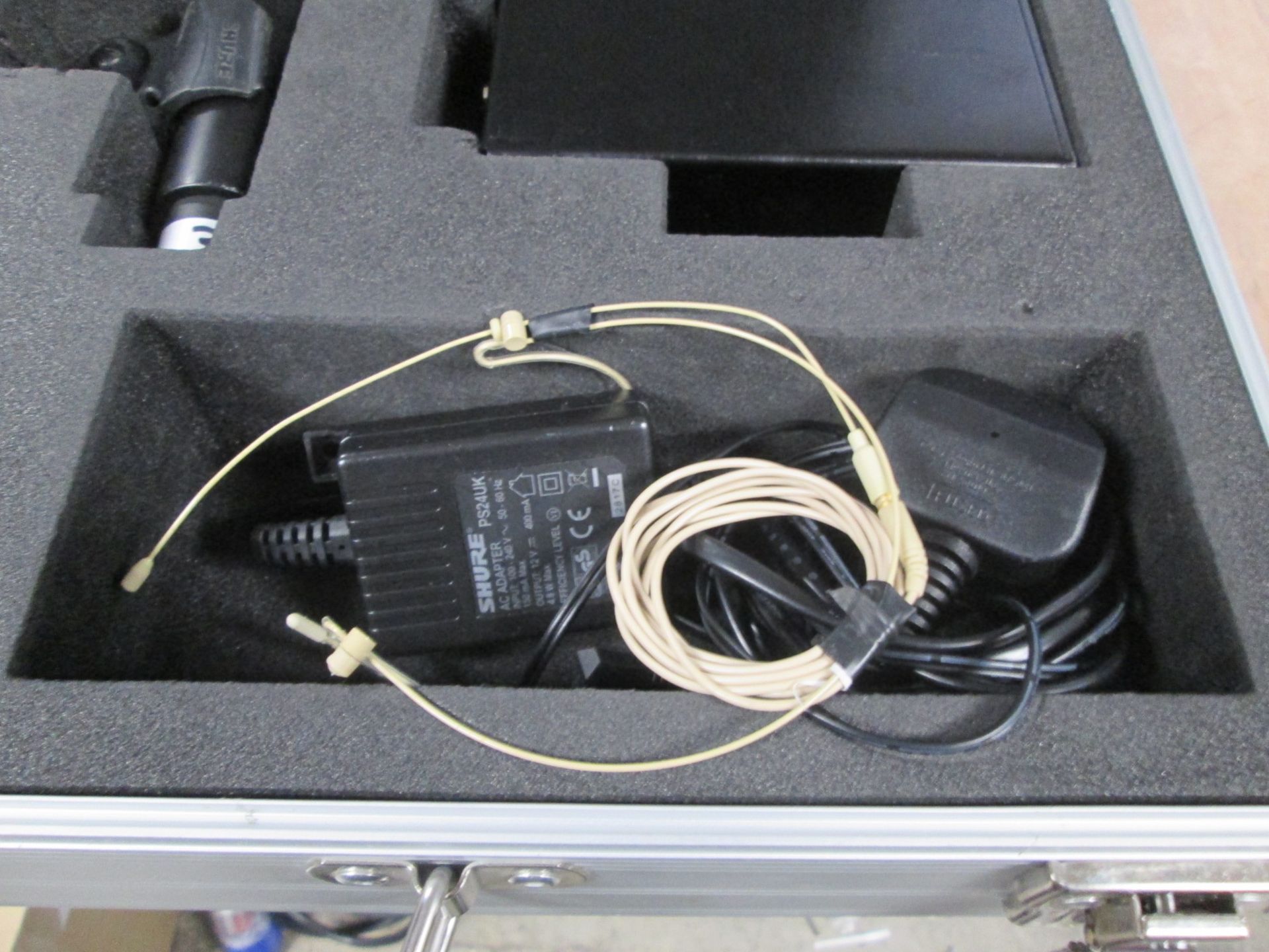 Shure QLXD4 Single Channel Radio Mic Kit 606-670 MHz (Qty 5) Kit to include K51 receiver, QLXD2 - Image 6 of 8