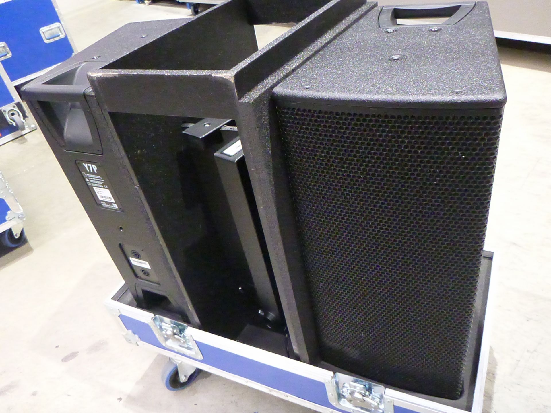 D & B Audiotecknik Y7P Loudspeakers (Pair) In flight case with flying frame, top hat and safety - Image 2 of 7