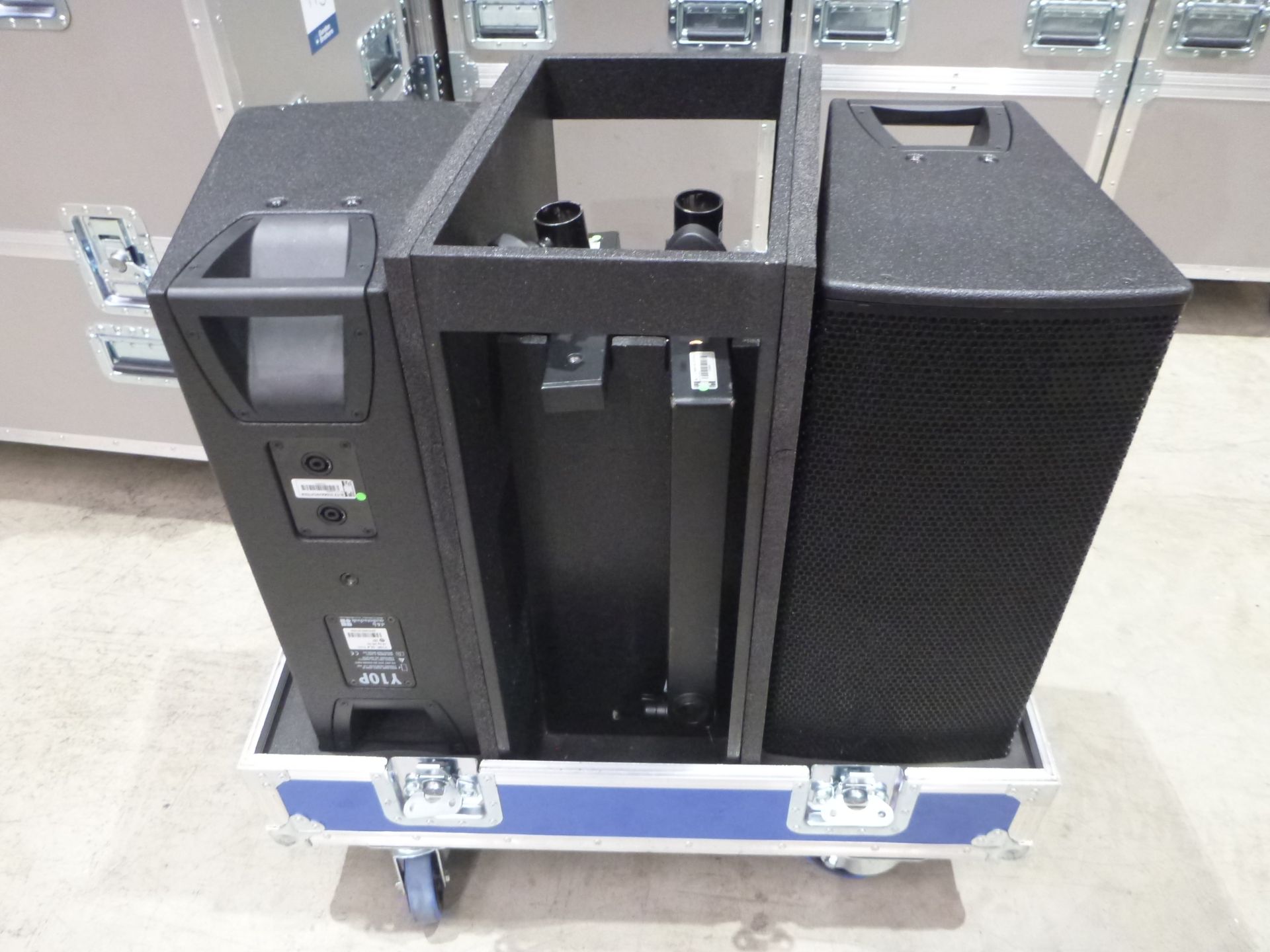 D & B Audiotecknik Y10P Loudspeakers (Pair) In flight case with flying frame, top hat and safety - Image 4 of 8