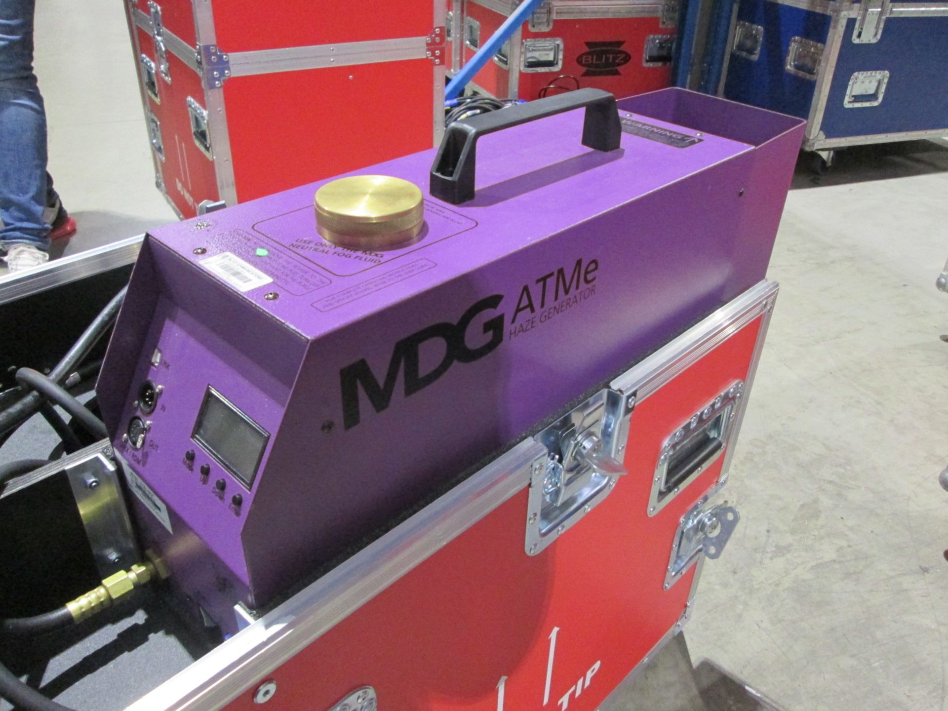 MDG ATMe APS Haze Generator. In flight case. S/N ATMe18980 - Image 3 of 8