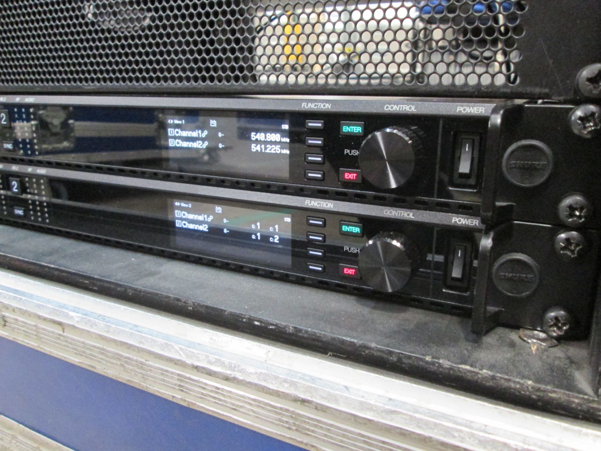 Shure Axiant Digital Radio Rack. To include 2 x AD4D 2 channel digital receivers (470.636 MHz), 4 - Image 4 of 14