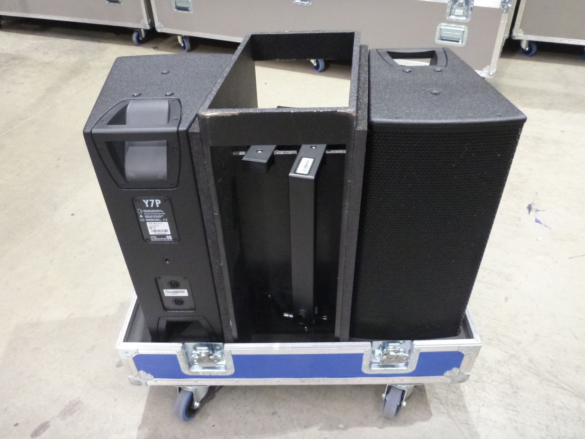 D & B Audiotecknik Y7P Loudspeakers (Pair) In flight case with flying frame, top hat and safety