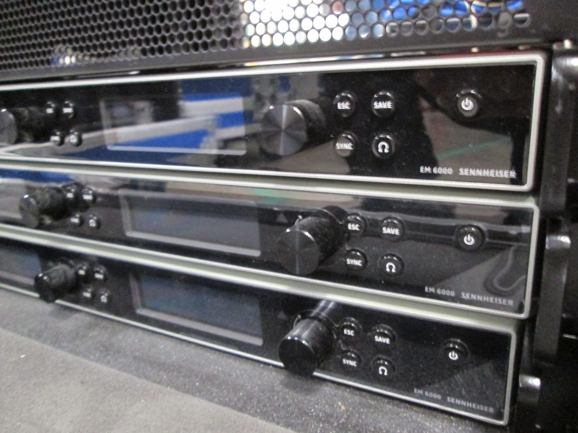 Sennheiser EM 6000 Dante Radio Rack. To include 4 x digital 2 channel UHF receivers, 4 x - Image 4 of 15