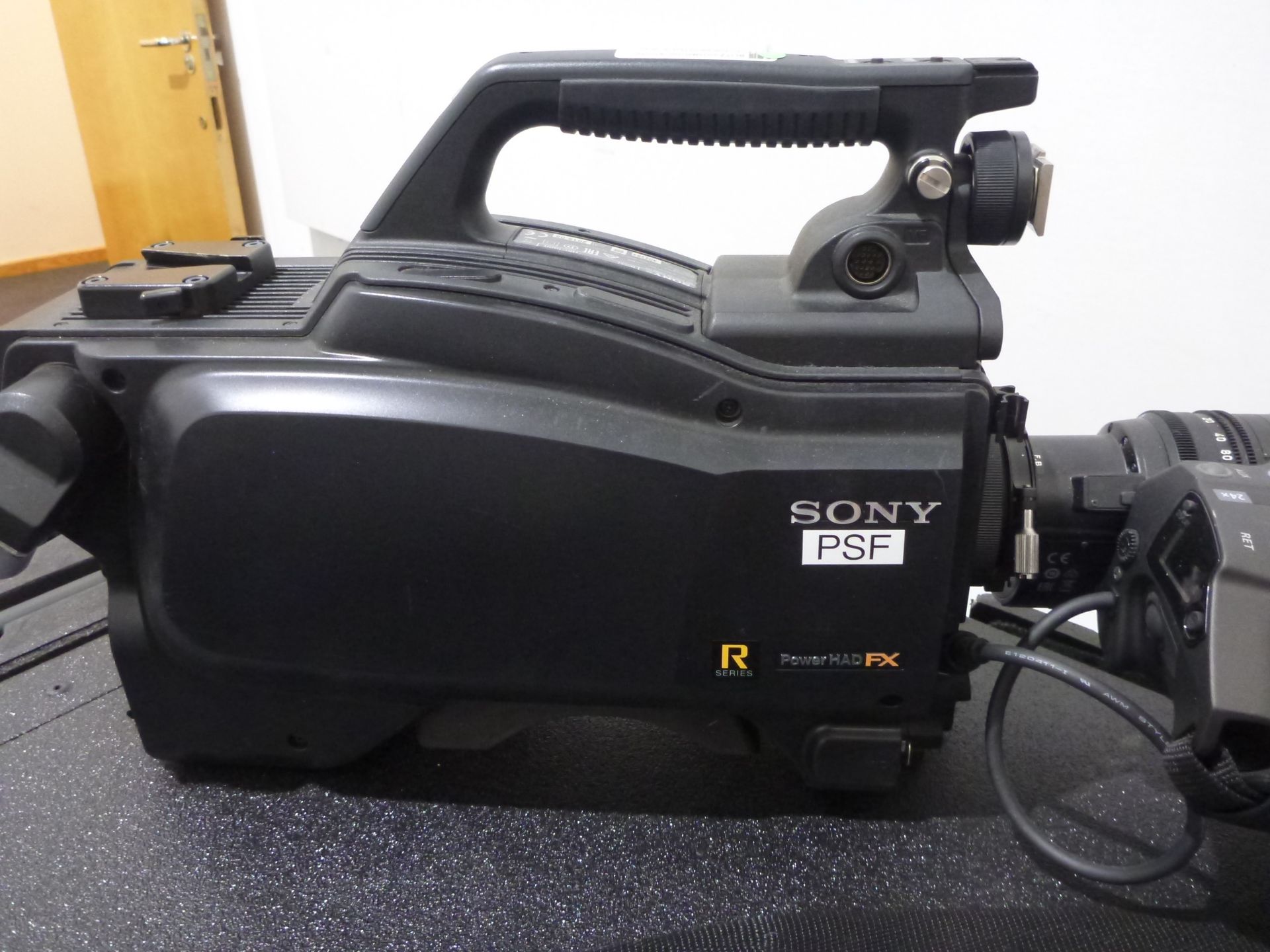 Sony HD Colour Broadcast Camera, Model HSC100R, S/N 402294, YOM 2016, Camera includes Canon HDTV - Image 8 of 27