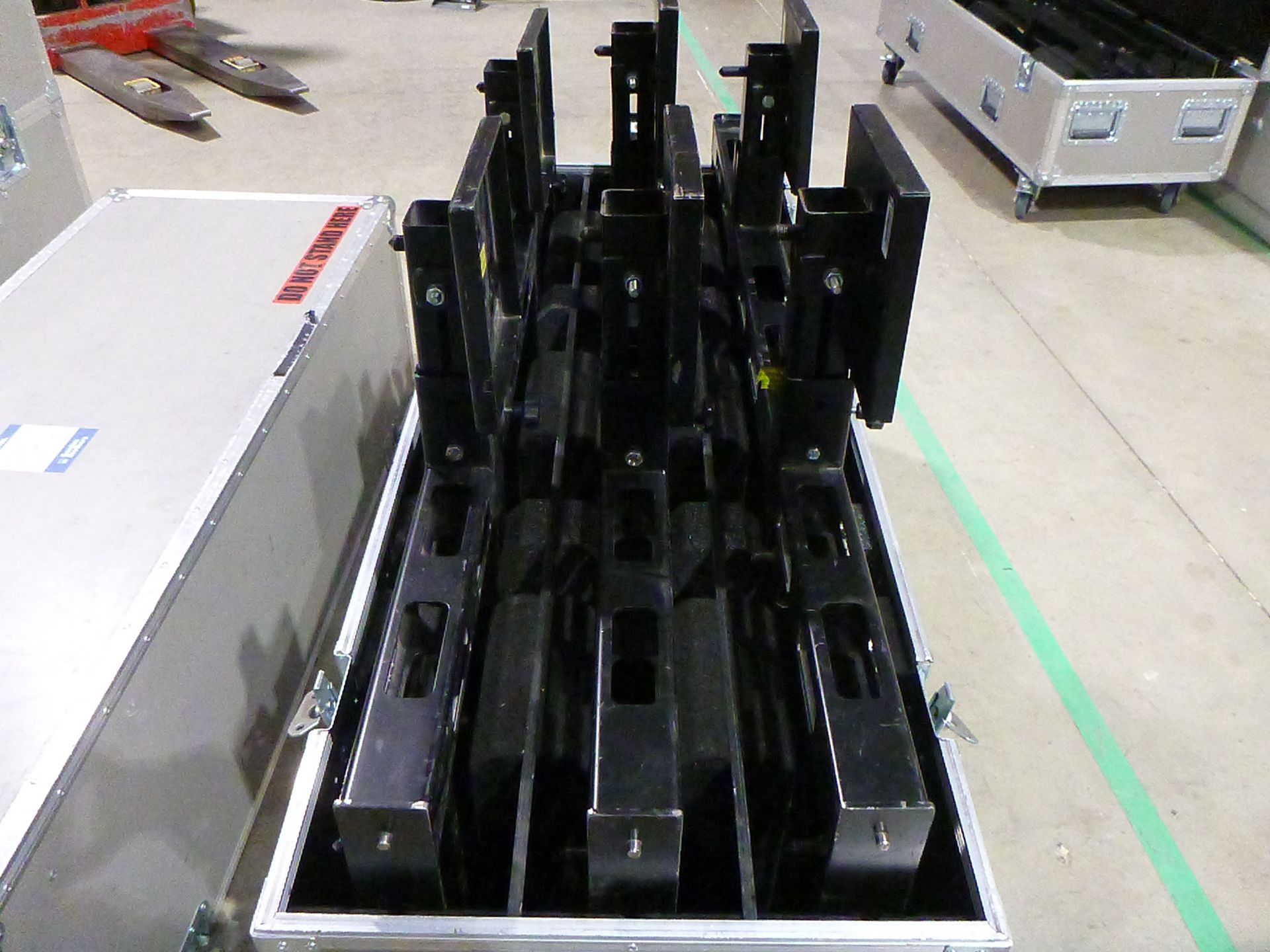 KP Martin Absen 3.9 1500 mm Ground Beams, Qty 3, In flight case - Image 3 of 5