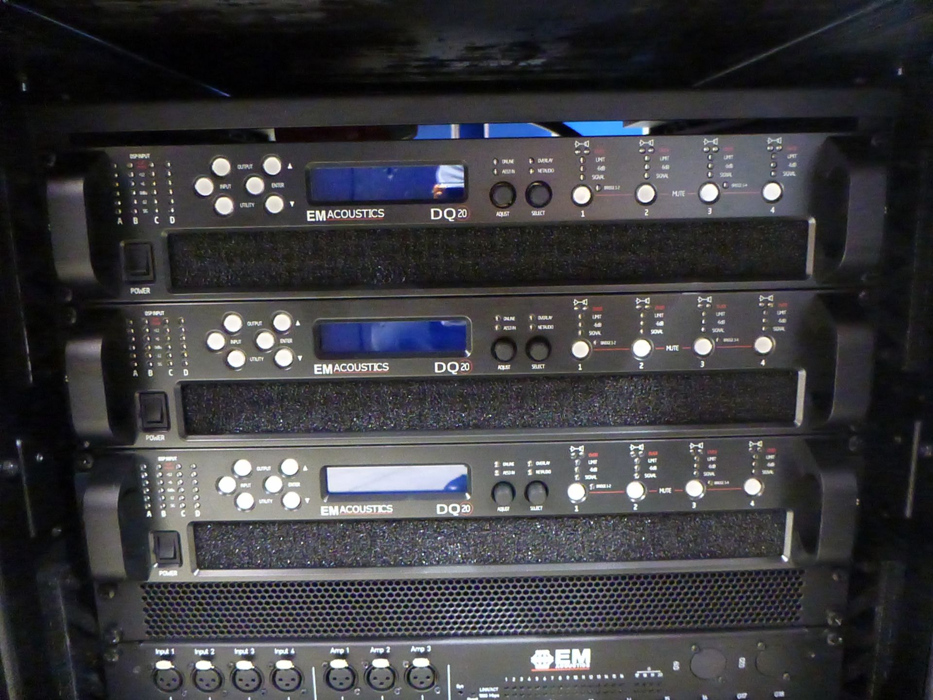 EM Acoustics DQ Rack Touring Amplifier Rack, To include 3 off DQ20 4 (12) Chnl power amplifiers, 1 - Image 2 of 11