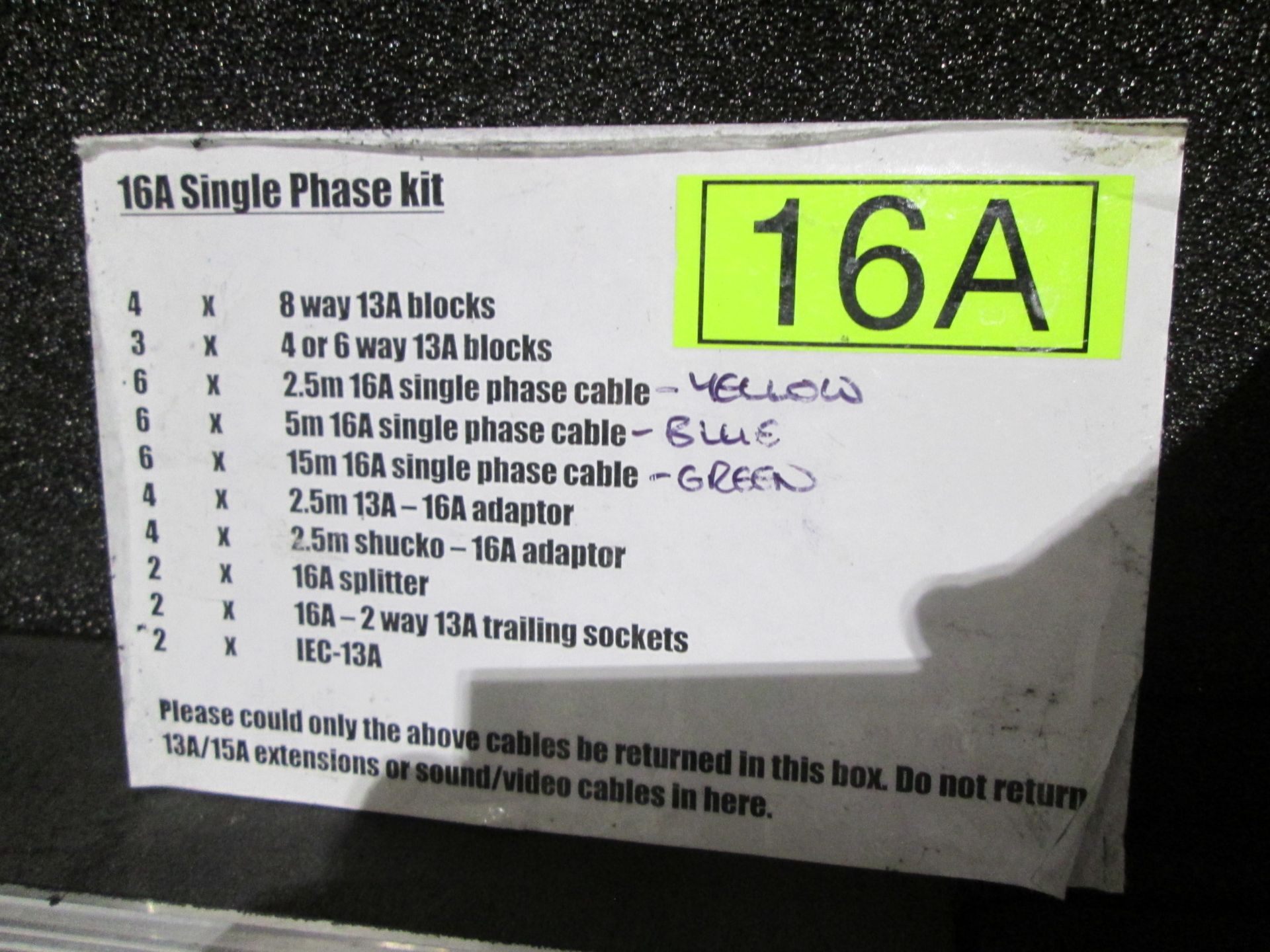 16Amp Single Phase Kit, to include 4 x 8 way blocks, 3 x 4 or 6 way 13A blocks, 6 x 2.5 metre 16A - Image 4 of 5