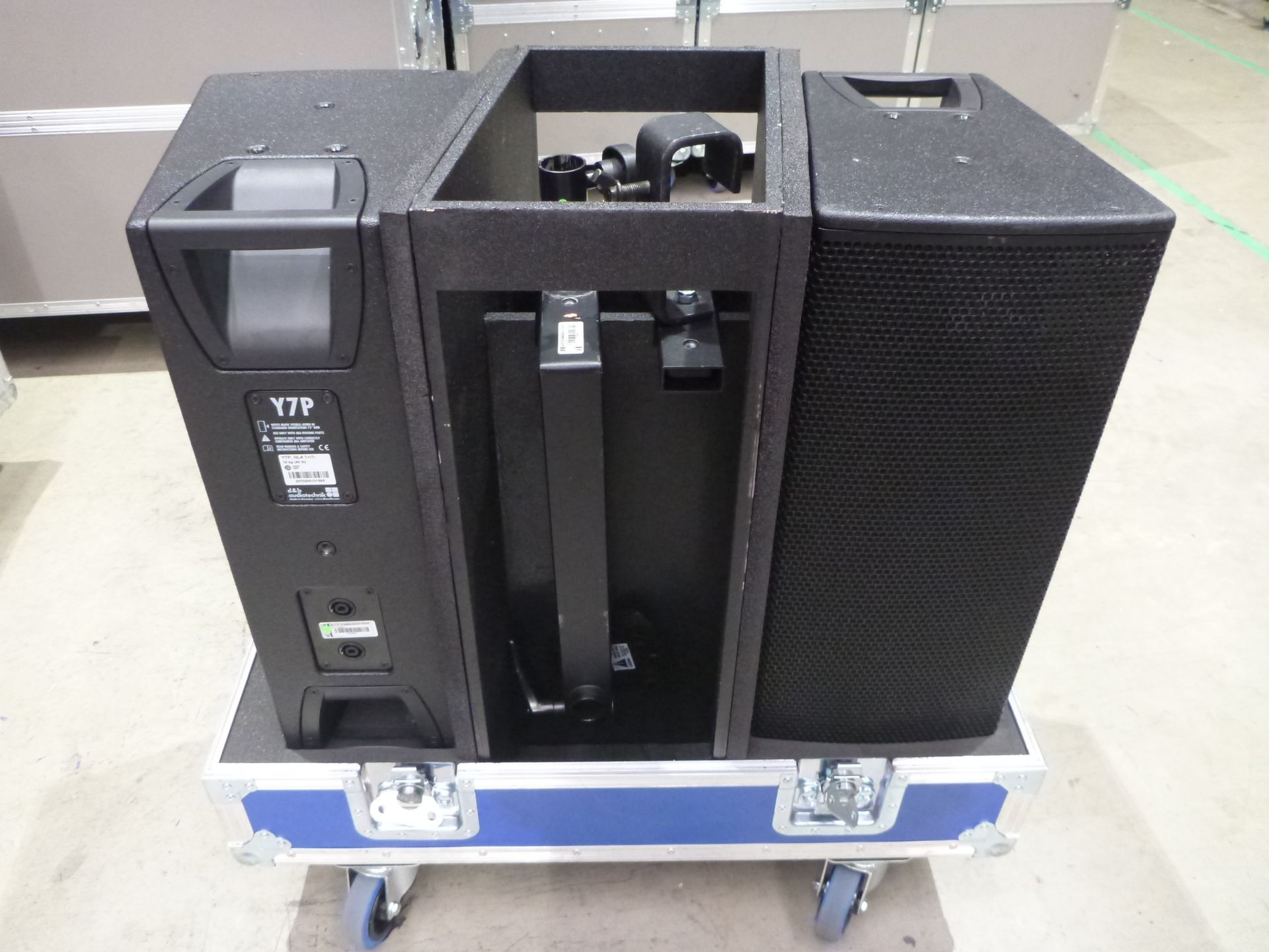 D & B Audiotecknik Y7P Loudspeakers (Pair) In flight case with flying frame, top hat and safety