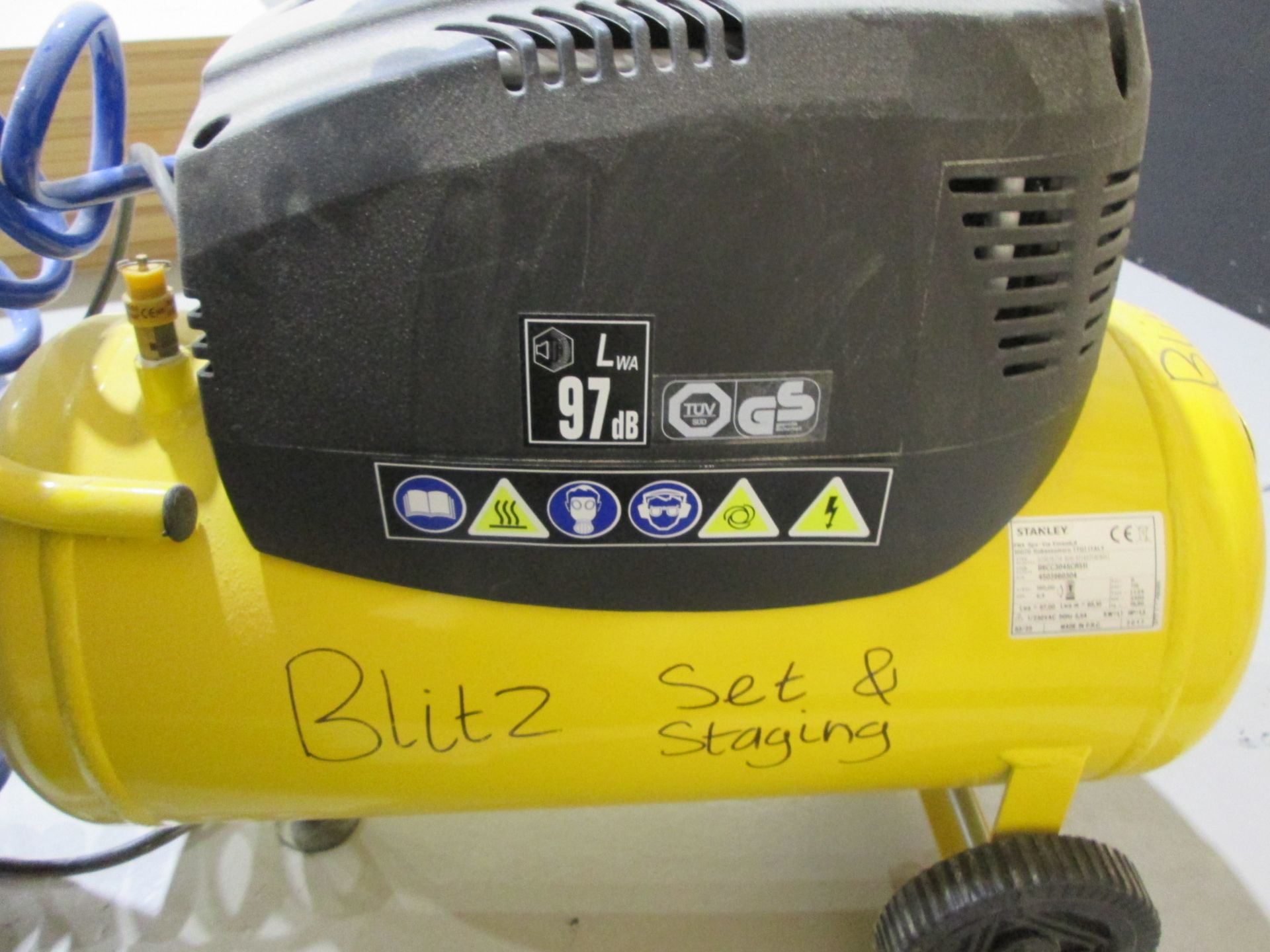 Stanley D200/8/24 /air Compressor, 1.5 Hp, 24 ltr air receiver, 8 bar working pressure, YOM 2017 - Image 4 of 6