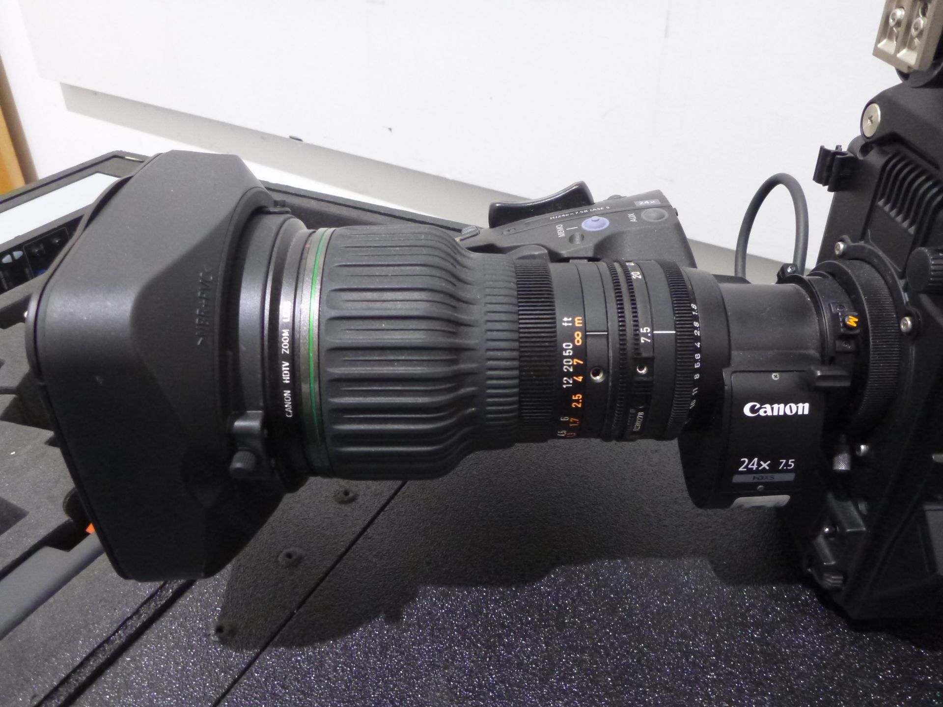 Sony HD Colour Broadcast Camera, Model HSC100R, S/N 402294, YOM 2016, Camera includes Canon HDTV - Image 2 of 27