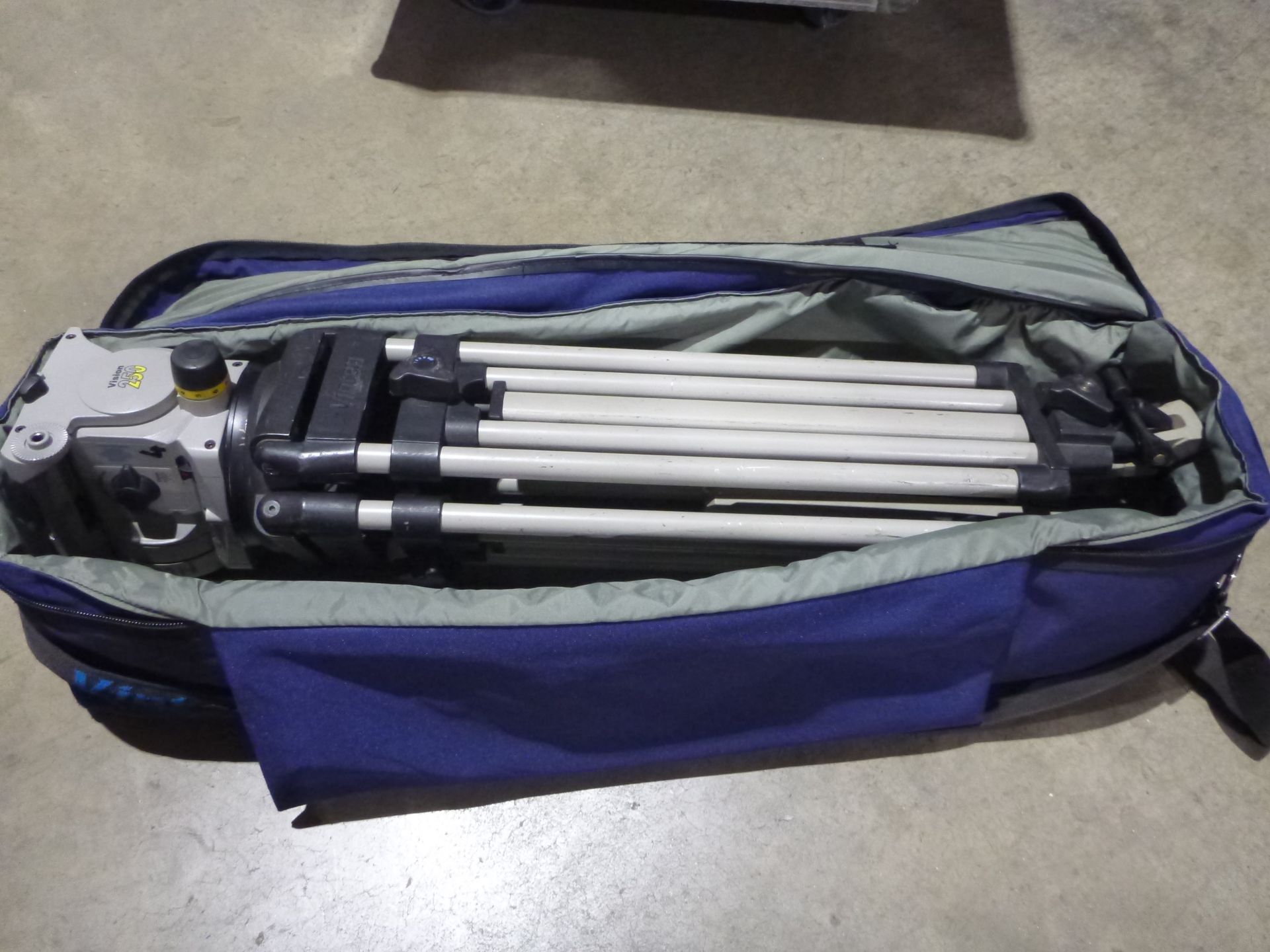 Vinton Camera Tripod, Model Vision 250, In carry case - Image 3 of 4