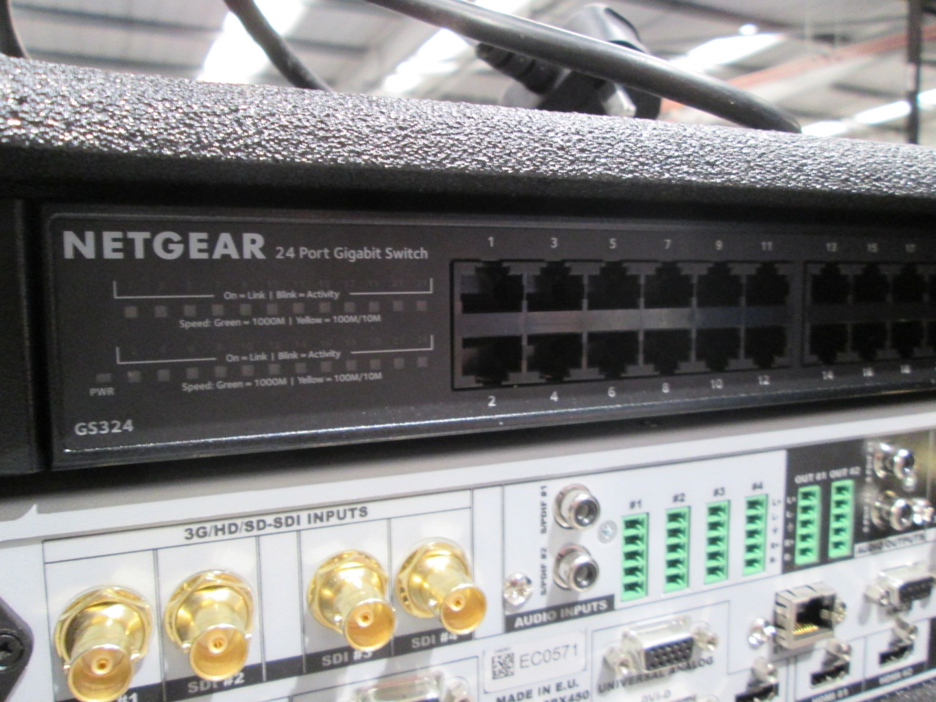 Analog Way Saphyr SPX450 Switcher with 2 x Dell 24" monitors and Netgear 24 port gigabit switch. - Image 7 of 10