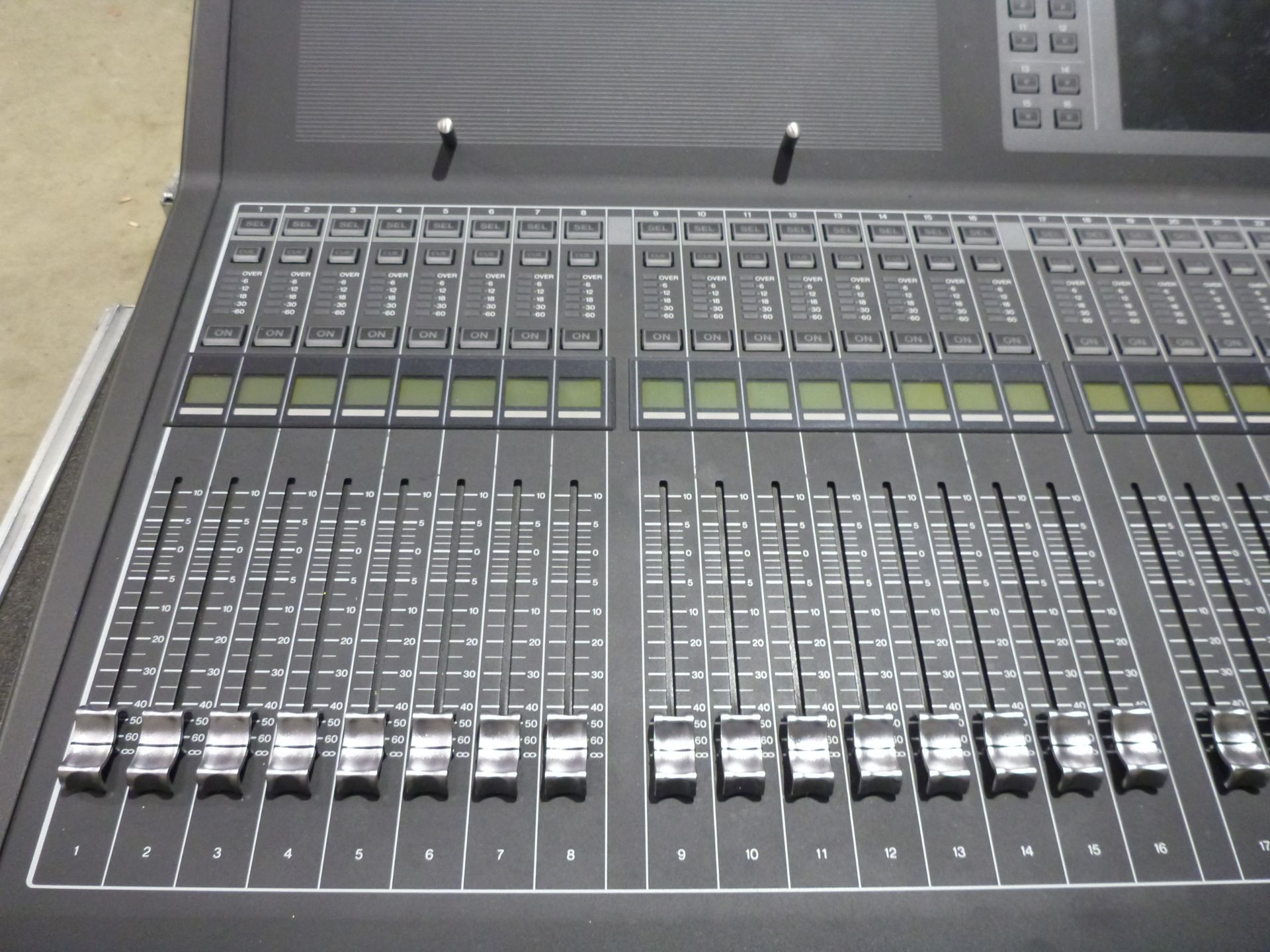 Yamaha QL5 Digital Audio Mixing Desk, S/N C121EAYL01051, In flight case - Image 3 of 13