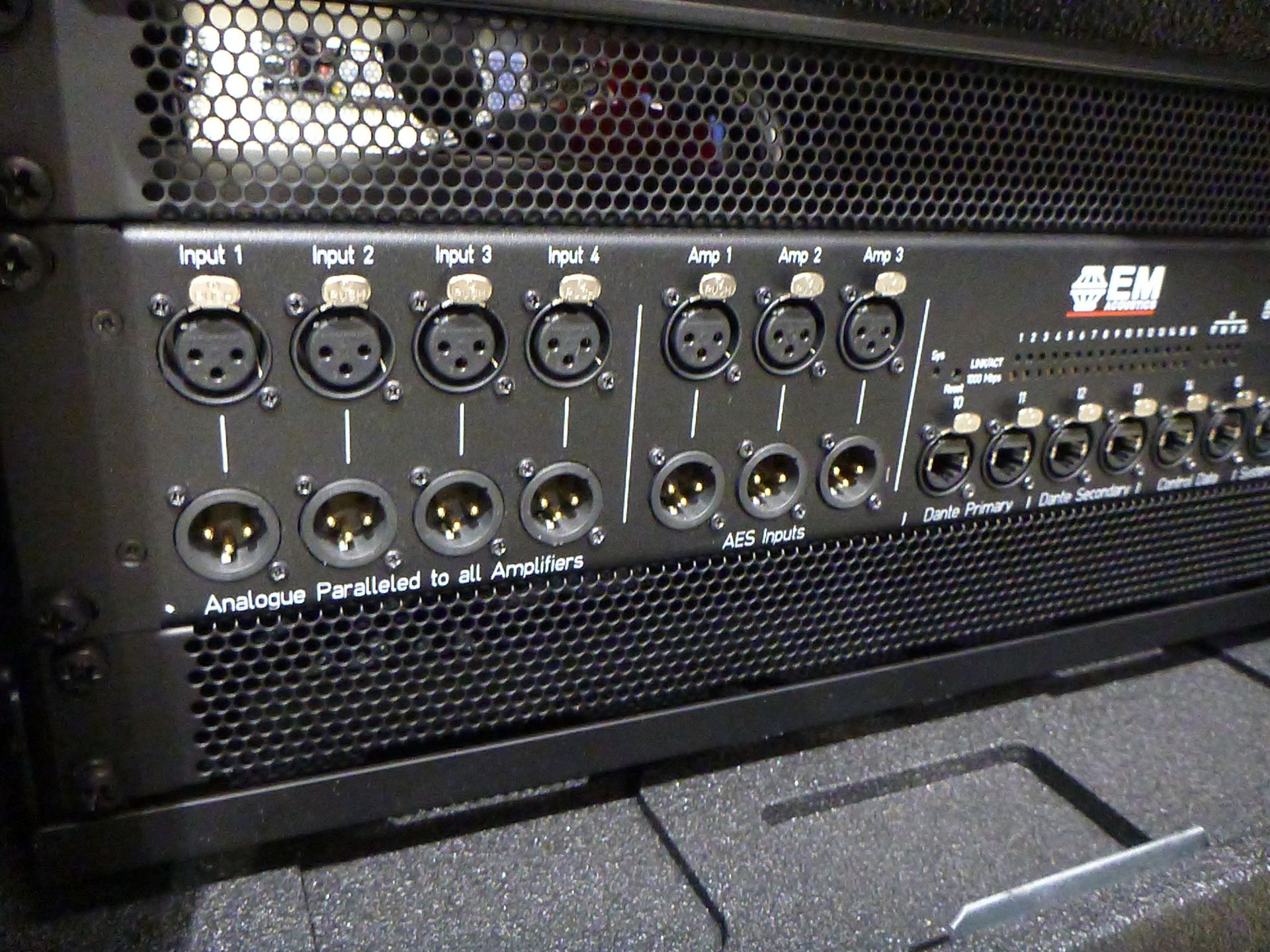 EM Acoustics DQ Rack Touring Amplifier Rack, To include 3 off DQ20 4 (12) Chnl power amplifiers, 1 - Image 4 of 12