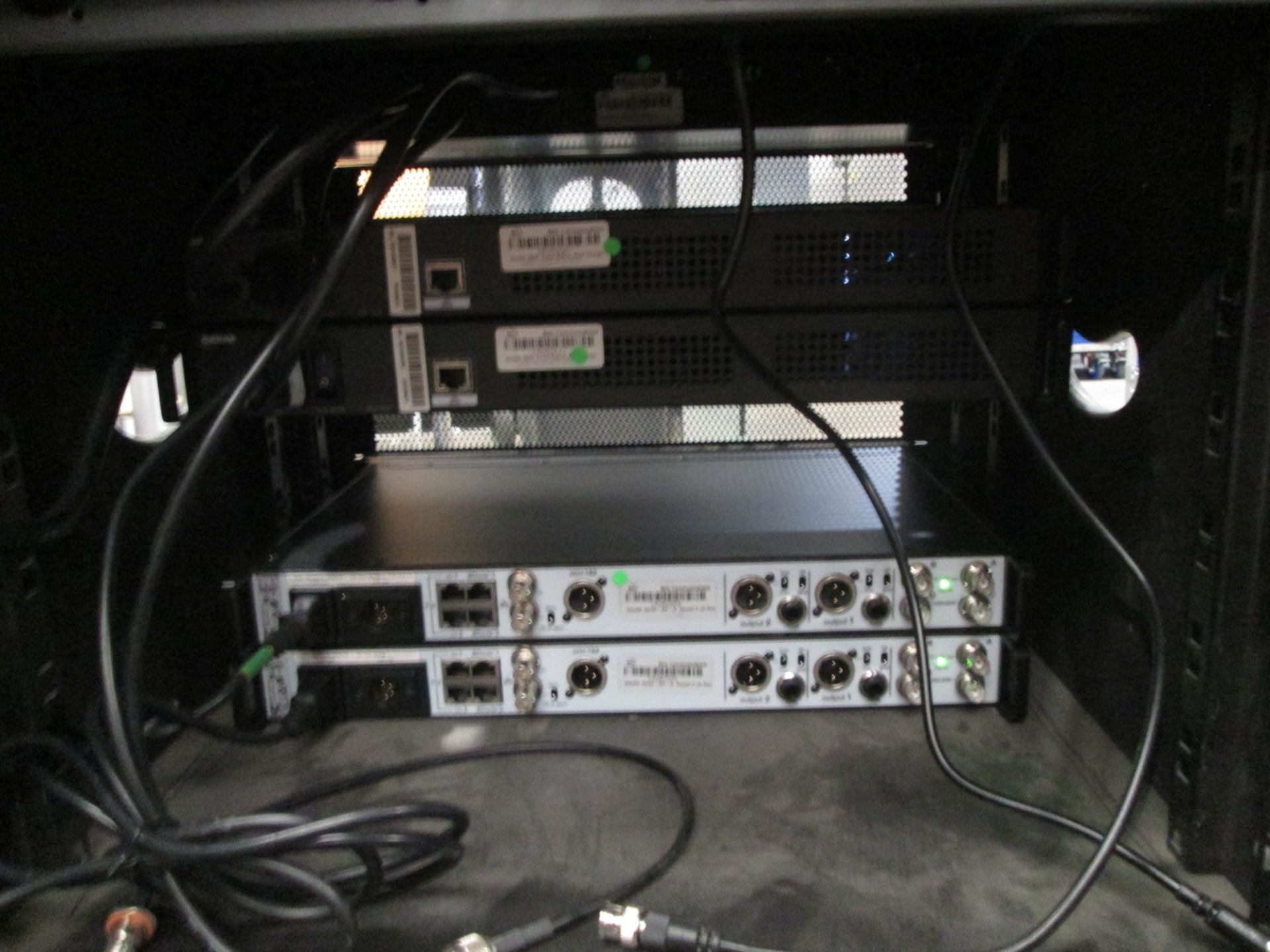 Shure Axiant Digital Radio Rack. To include 2 x AD4D 2 channel digital receivers (470.636 MHz), 4 - Image 8 of 14