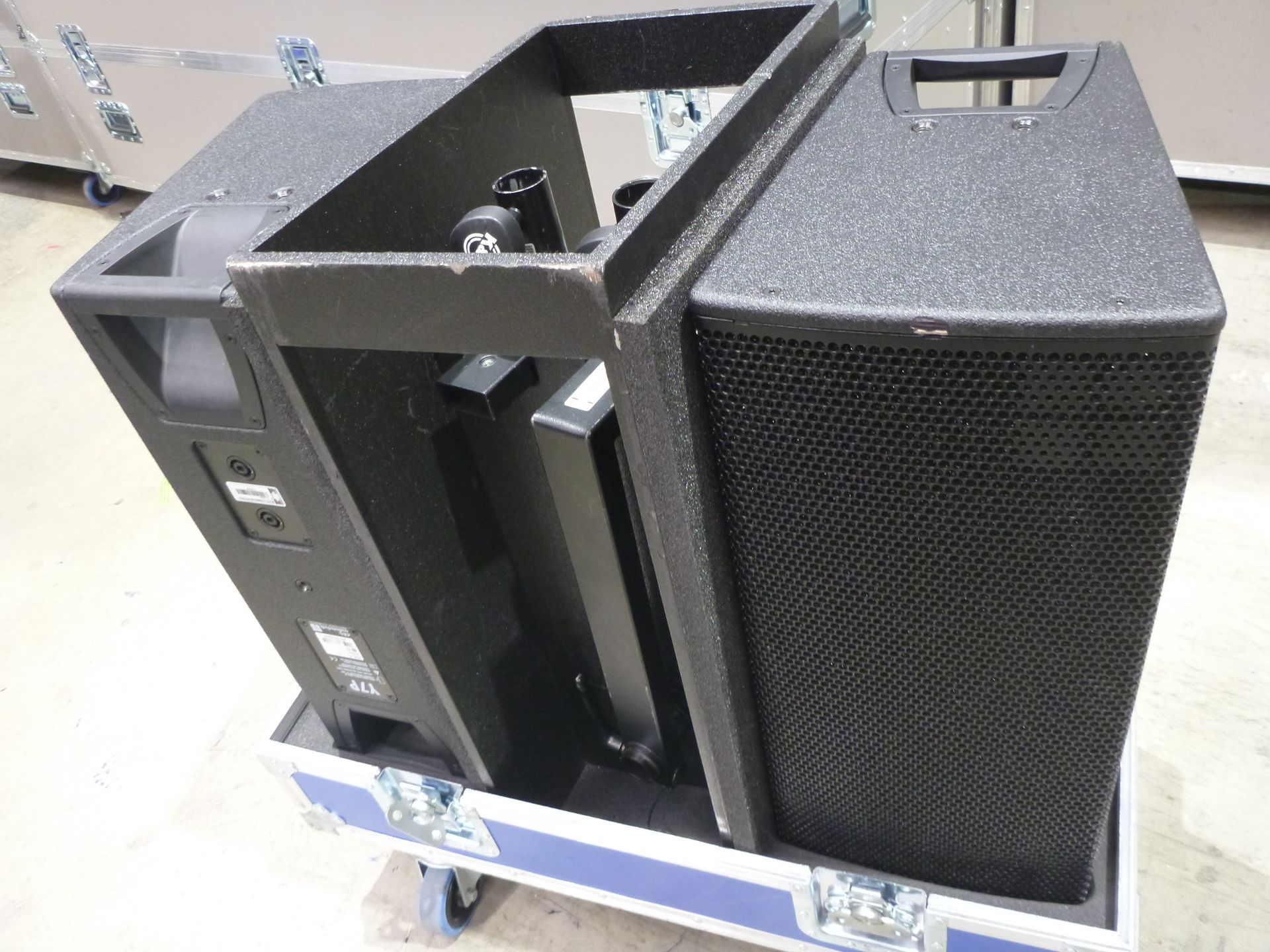 D & B Audiotecknik Y7P Loudspeakers (Pair) In flight case with flying frame, top hat and safety - Image 2 of 7
