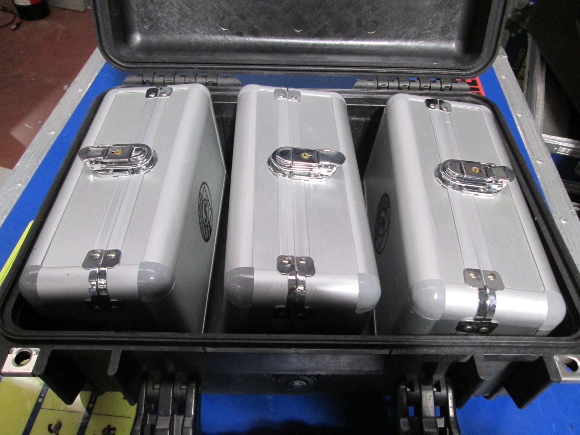 Shure KSM9 Dynamic Microphones (Qty 3) In flight and peli case - Image 7 of 8