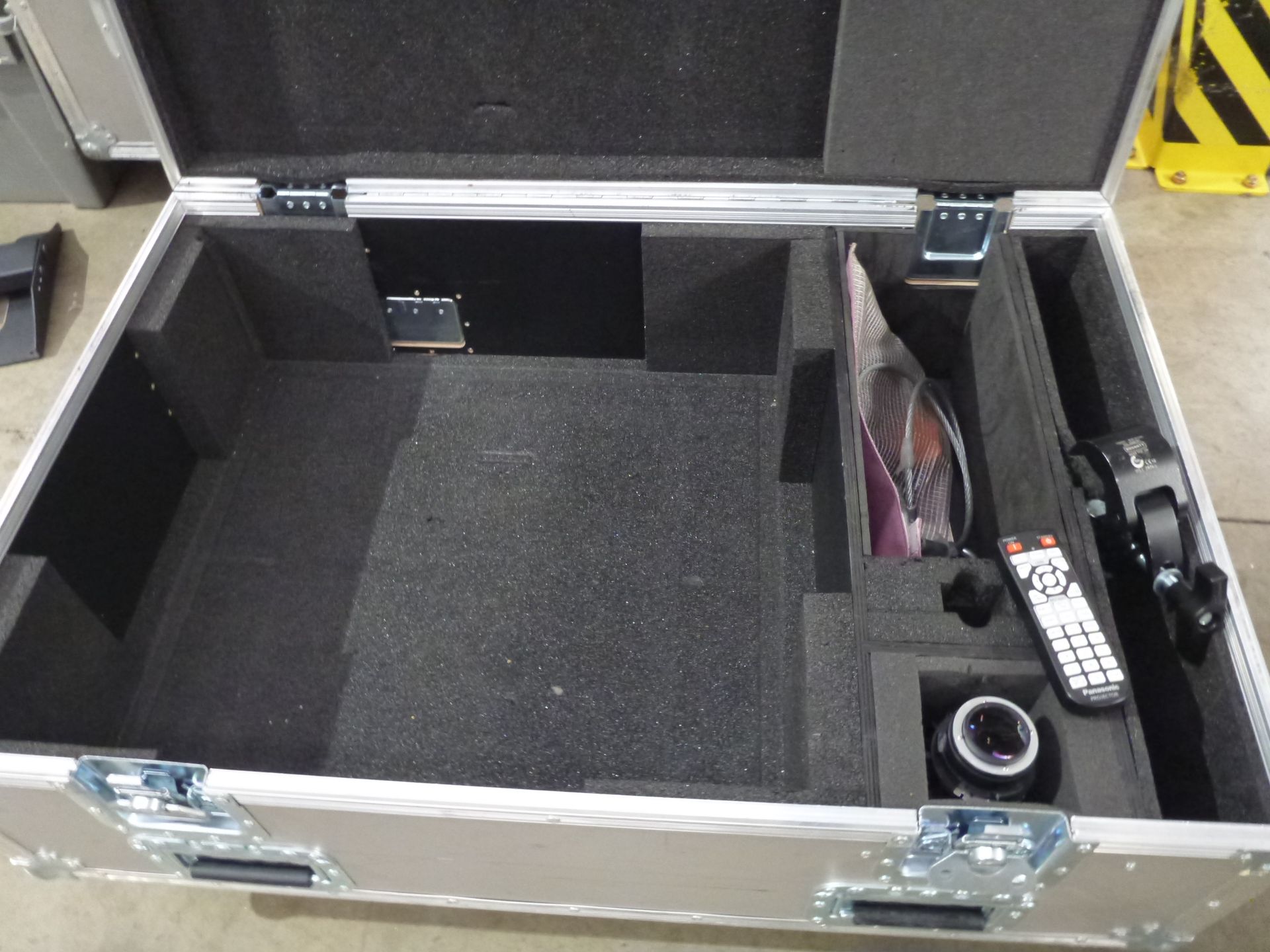 Panasonic Laser Projector, Model PT-RZ970, S/N PT-RZ970B DA8410046, YOM 2018, In flight case with - Image 11 of 12