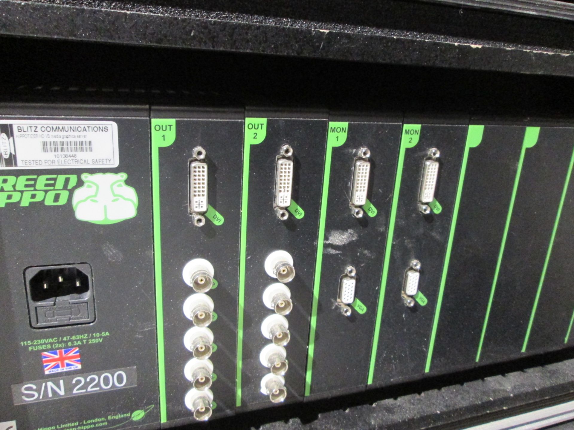 Green Hippo V5 Hippotiser Media Graphics Server with fader remote panel. S/N 2200. In flight case - Image 7 of 9