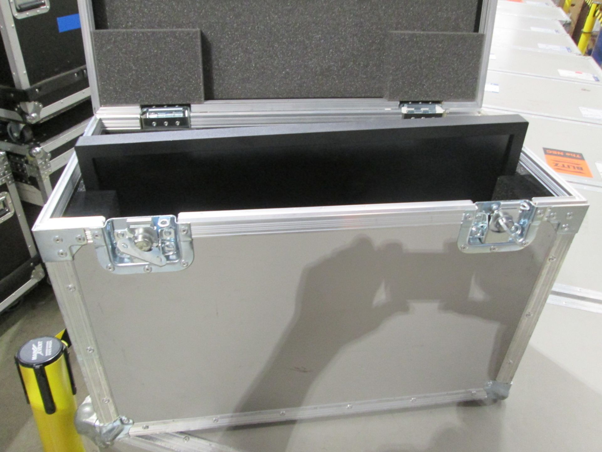 NEC PA243W 24" LCD Monitors (Qty 3) In flight cases - Image 5 of 5