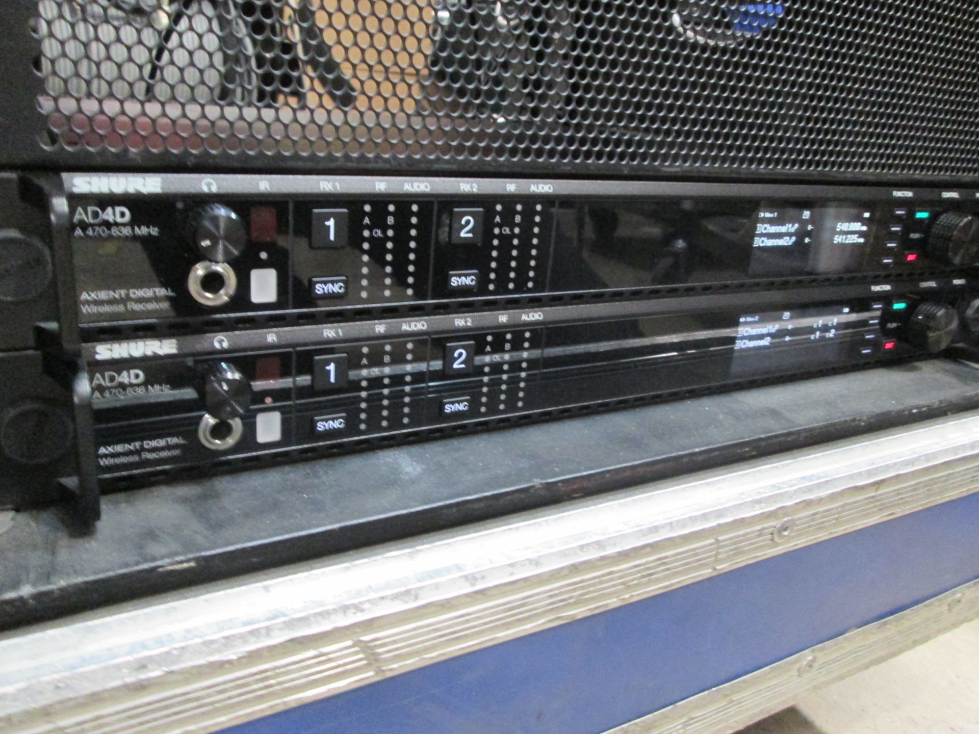Shure Axiant Digital Radio Rack. To include 2 x AD4D 2 channel digital receivers (470.636 MHz), 4 - Image 3 of 14