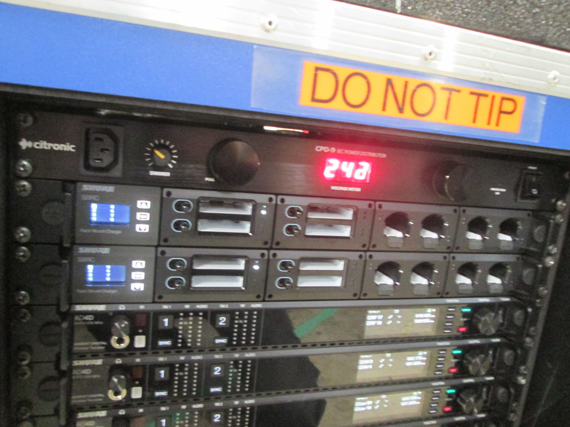 Shure Axiant Digital Radio Rack. To include 5 x AD4D 2 channel digital receivers (470.636 MHz), 4 - Image 5 of 13